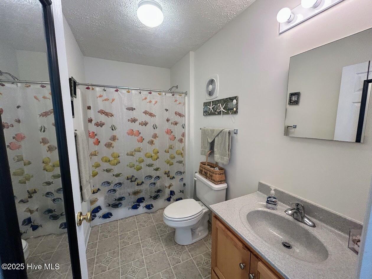 100527040 | Photo 24