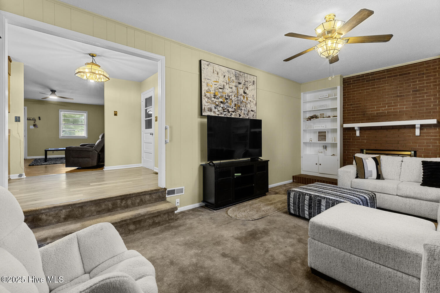 100523825 | Photo 12