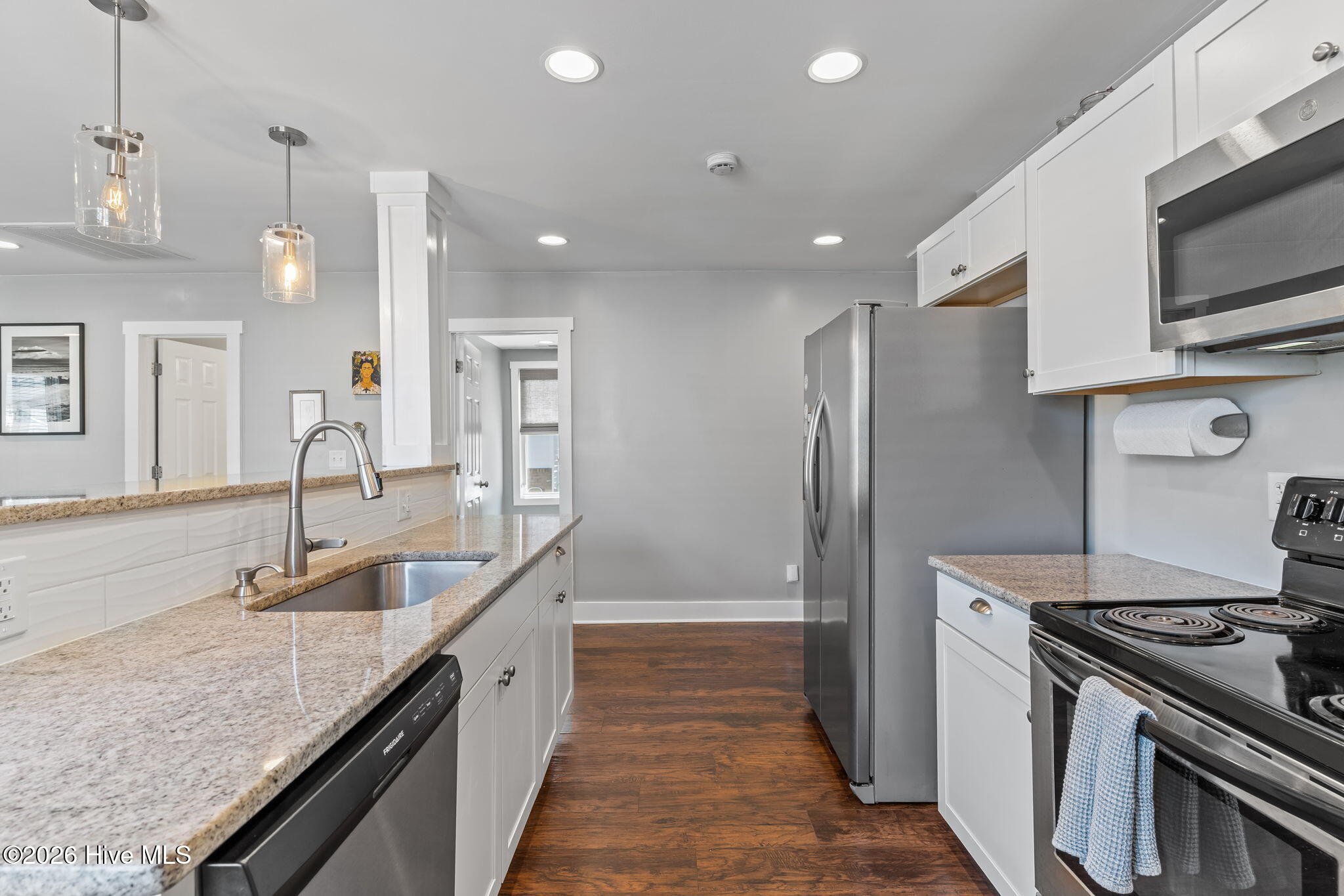 100564930 | Photo 12