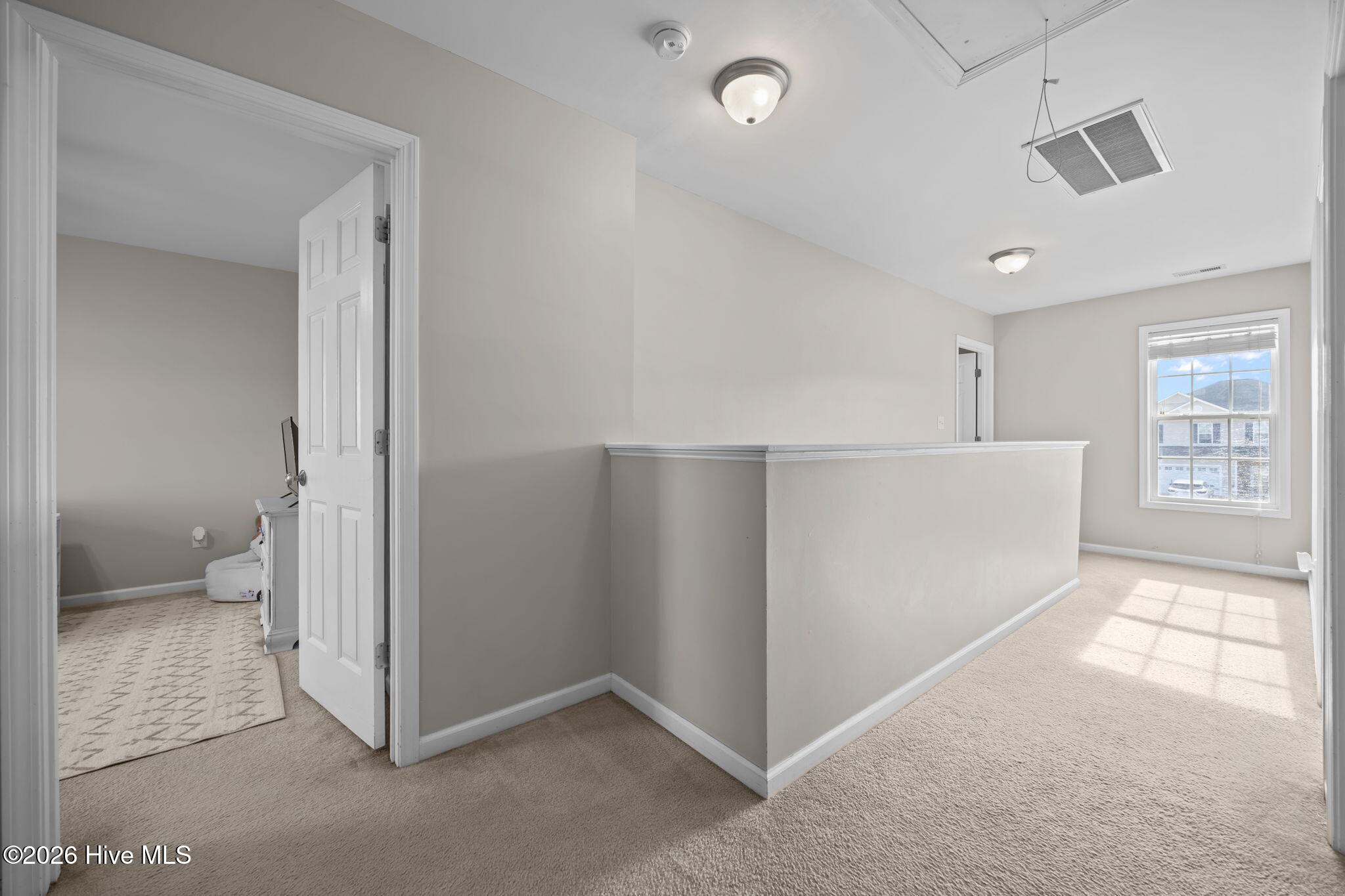 100550928 | Photo 16