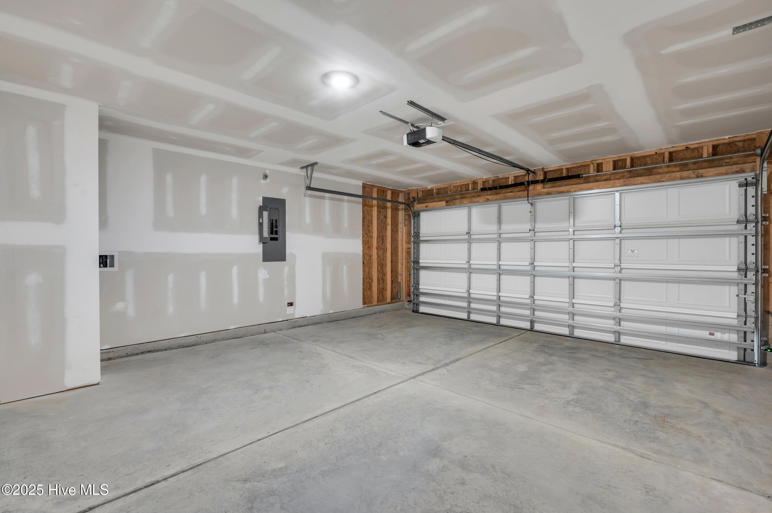 100544665 | Photo 30