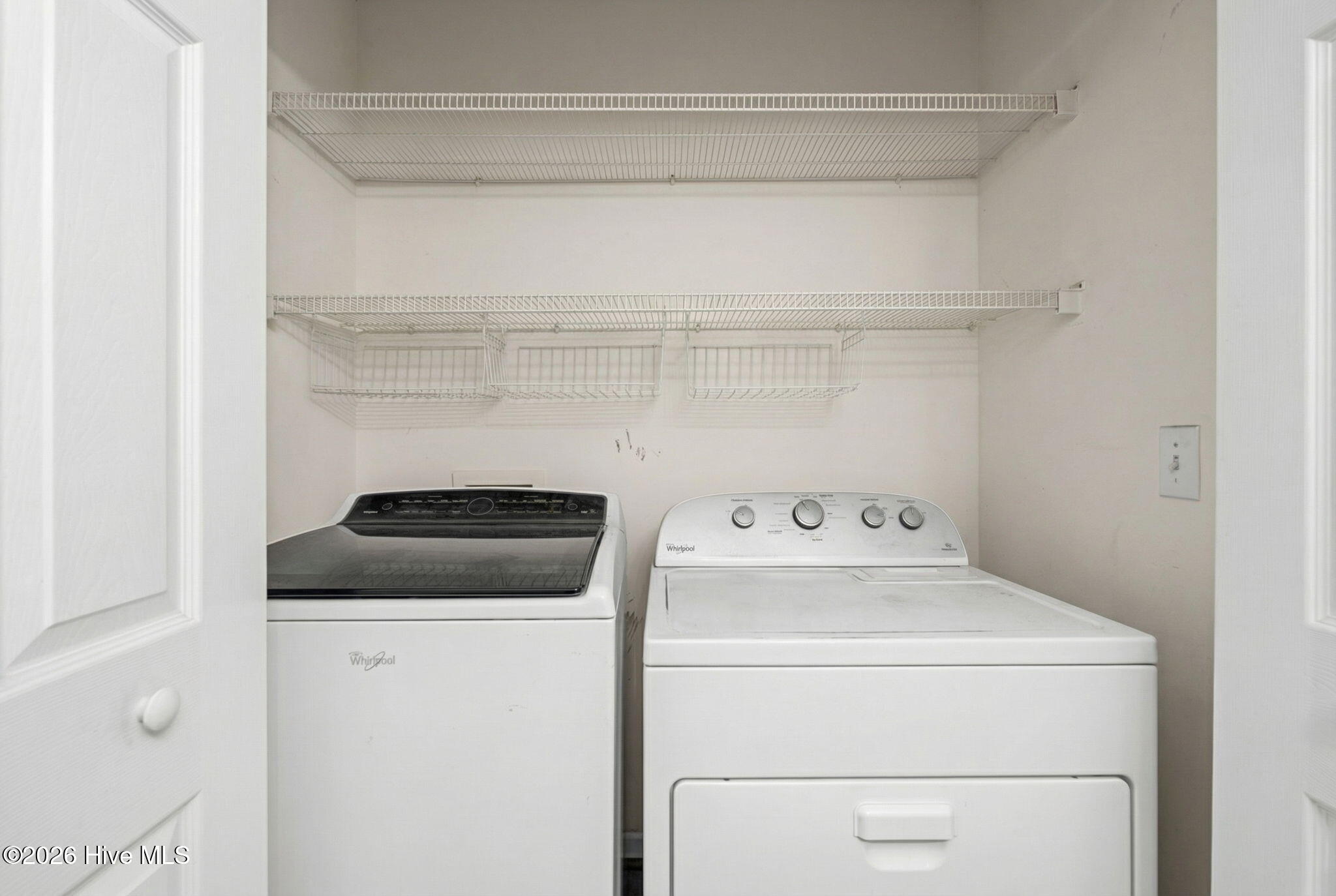 100565093 | Photo 13