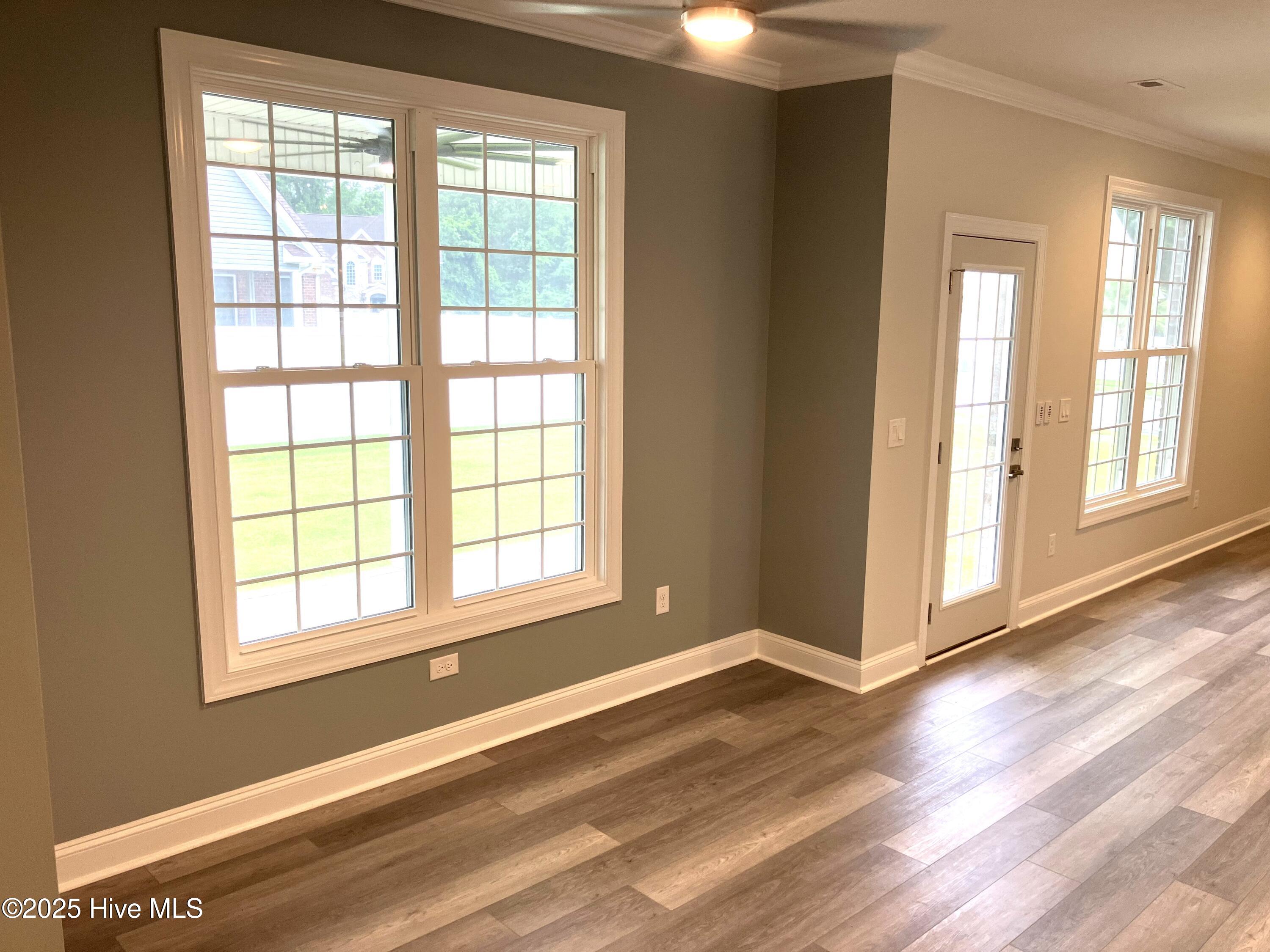 100514159 | Photo 15