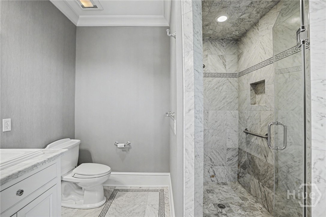 2nd Bedroom En Suite Bath