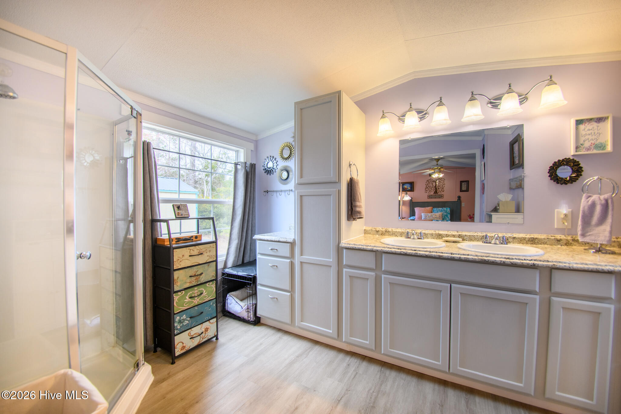 100558747 | Photo 15