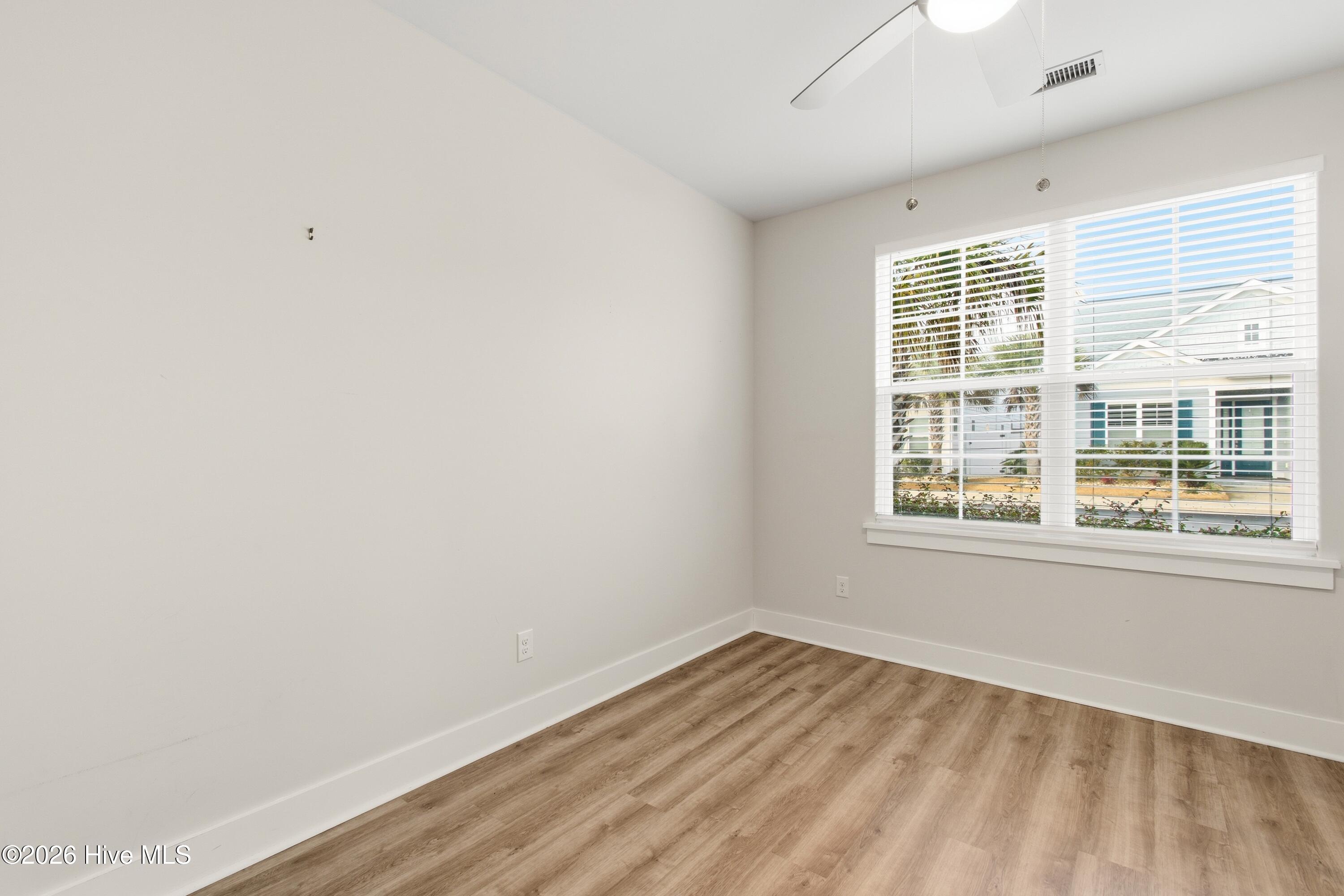 100558593 | Photo 27