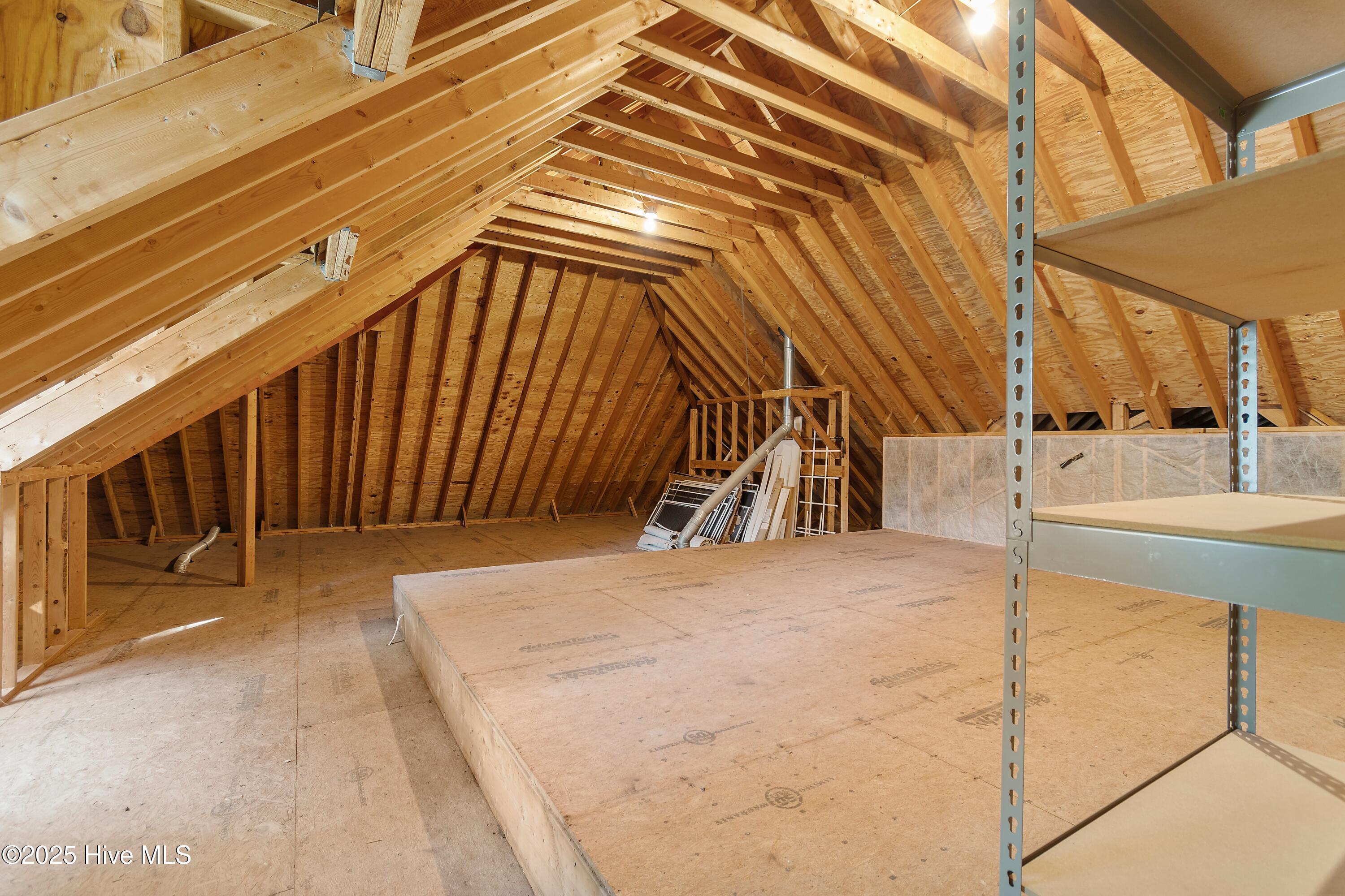 100537918 | Photo 40