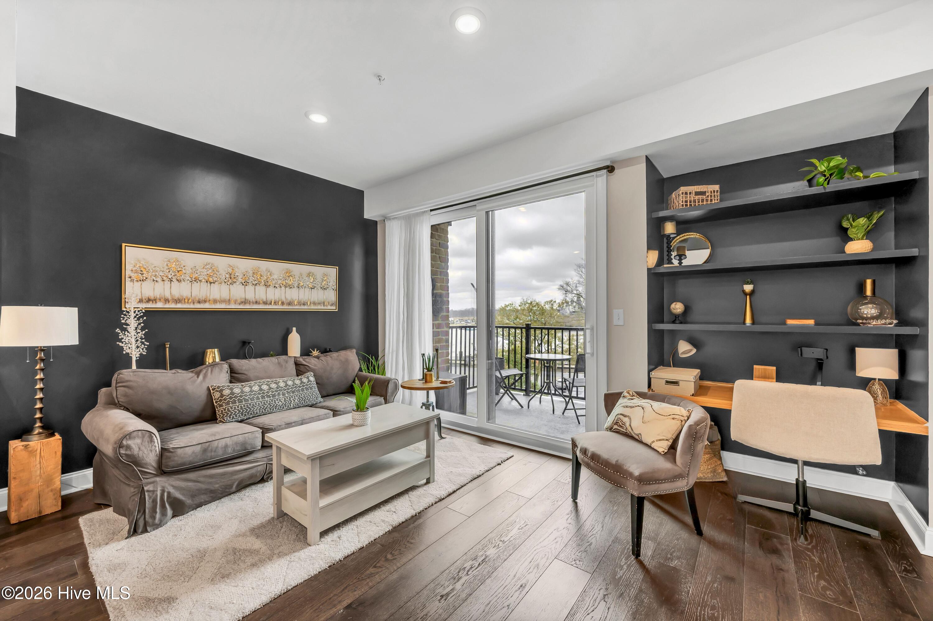 100553236 | Photo 14