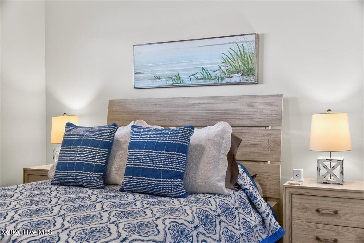 100549270 | Photo 41