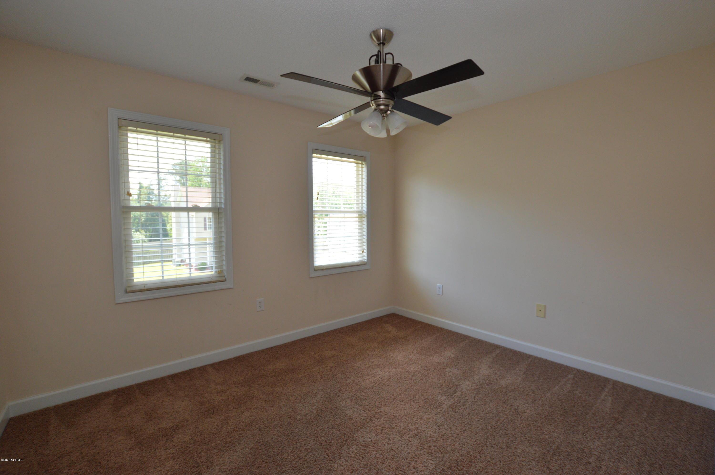 100565813 | Photo 31