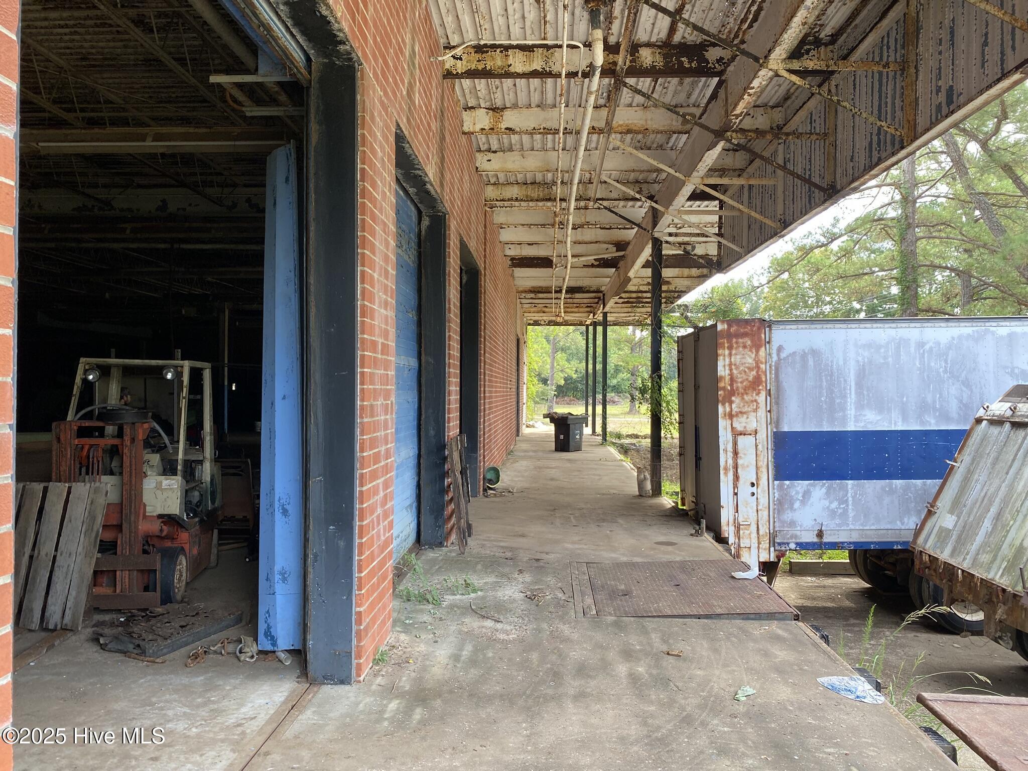 100562549 | Photo 18