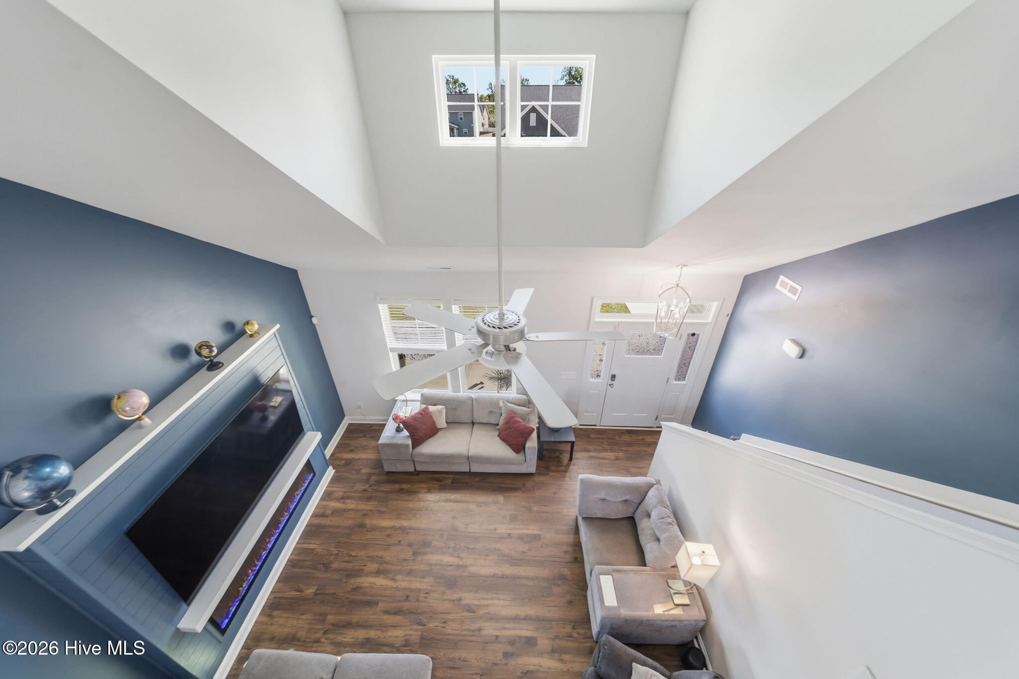 100566000 | Photo 32