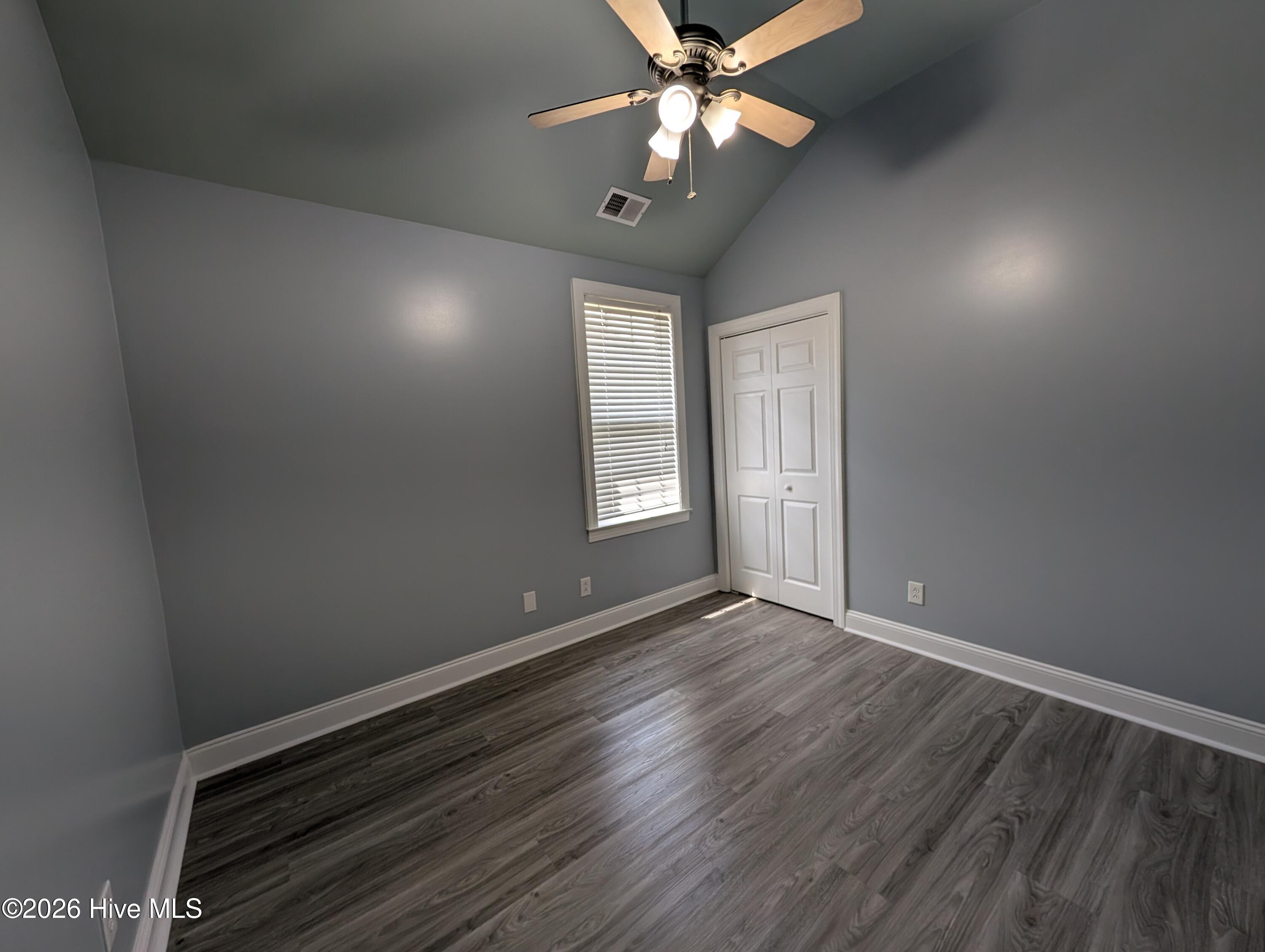 100565502 | Photo 24