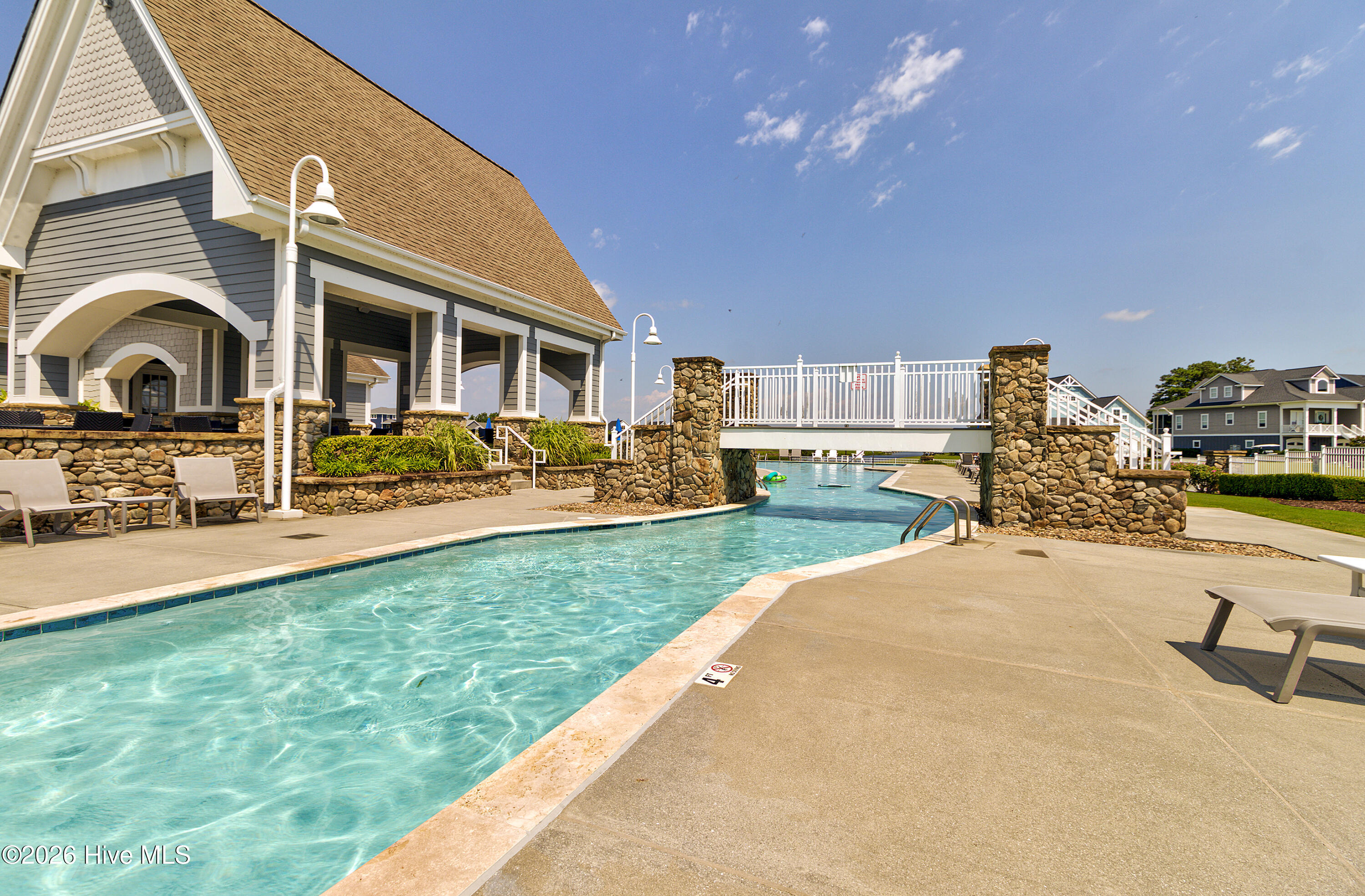 100559873 | Photo 46