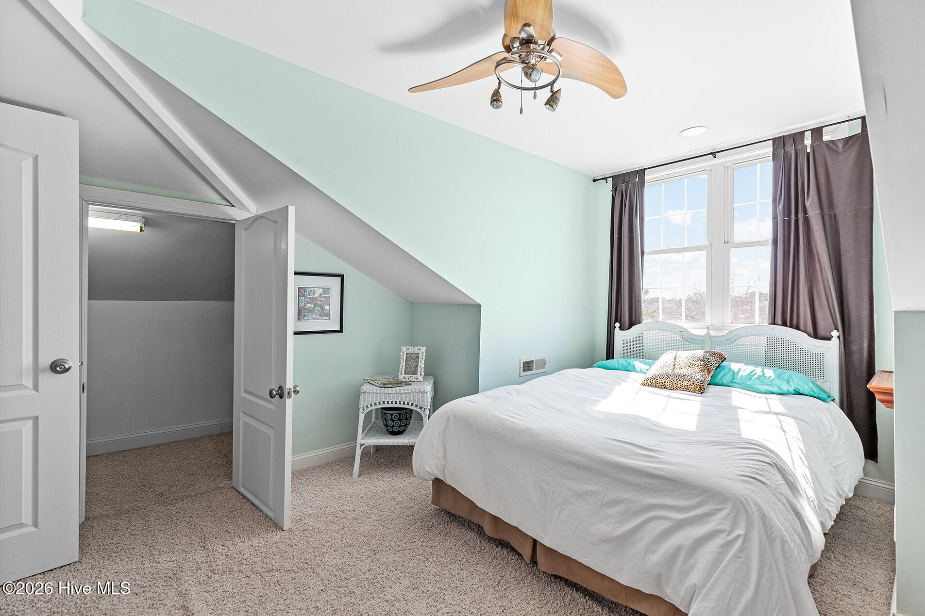 100554340 | Photo 47