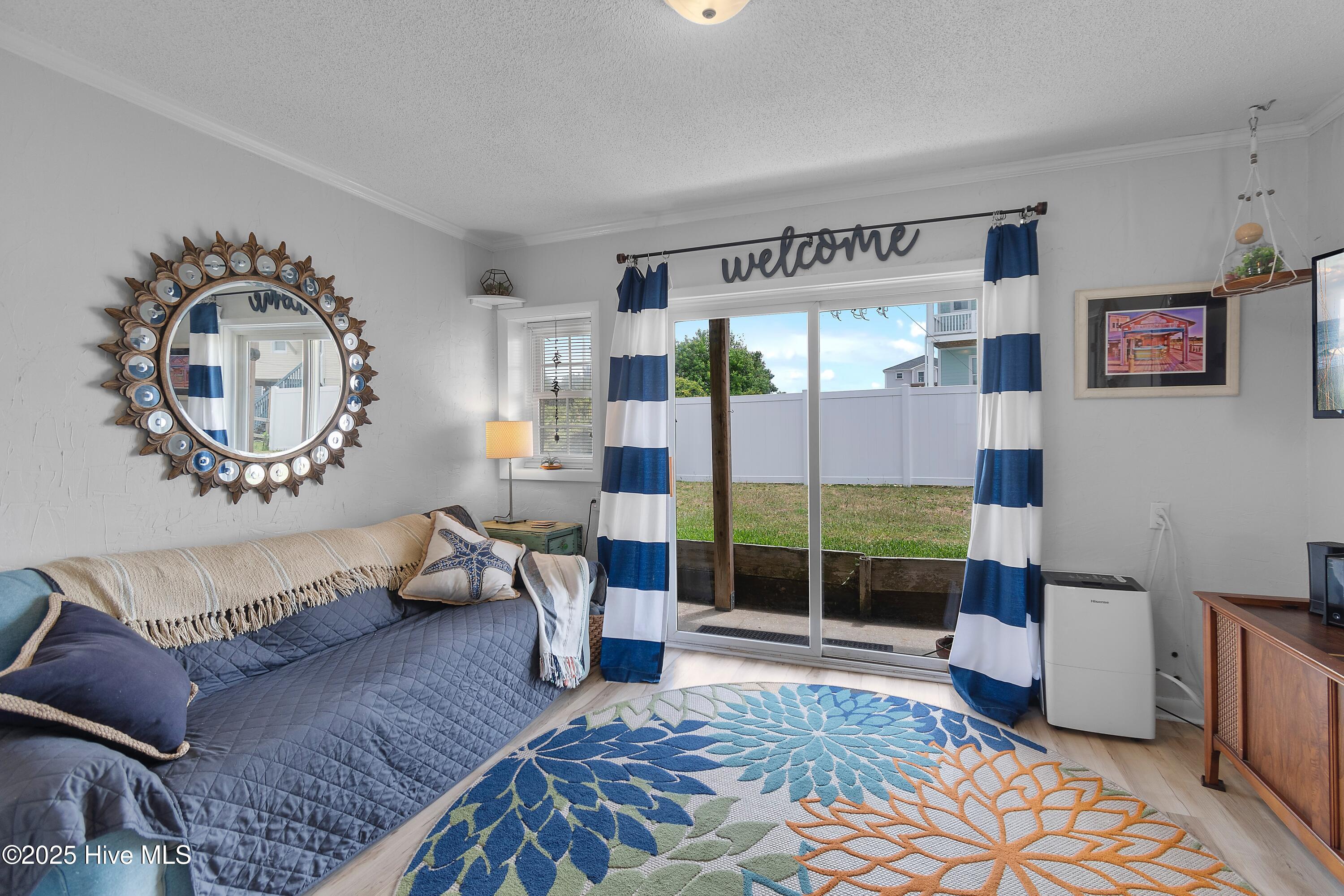 100564186 | Photo 12