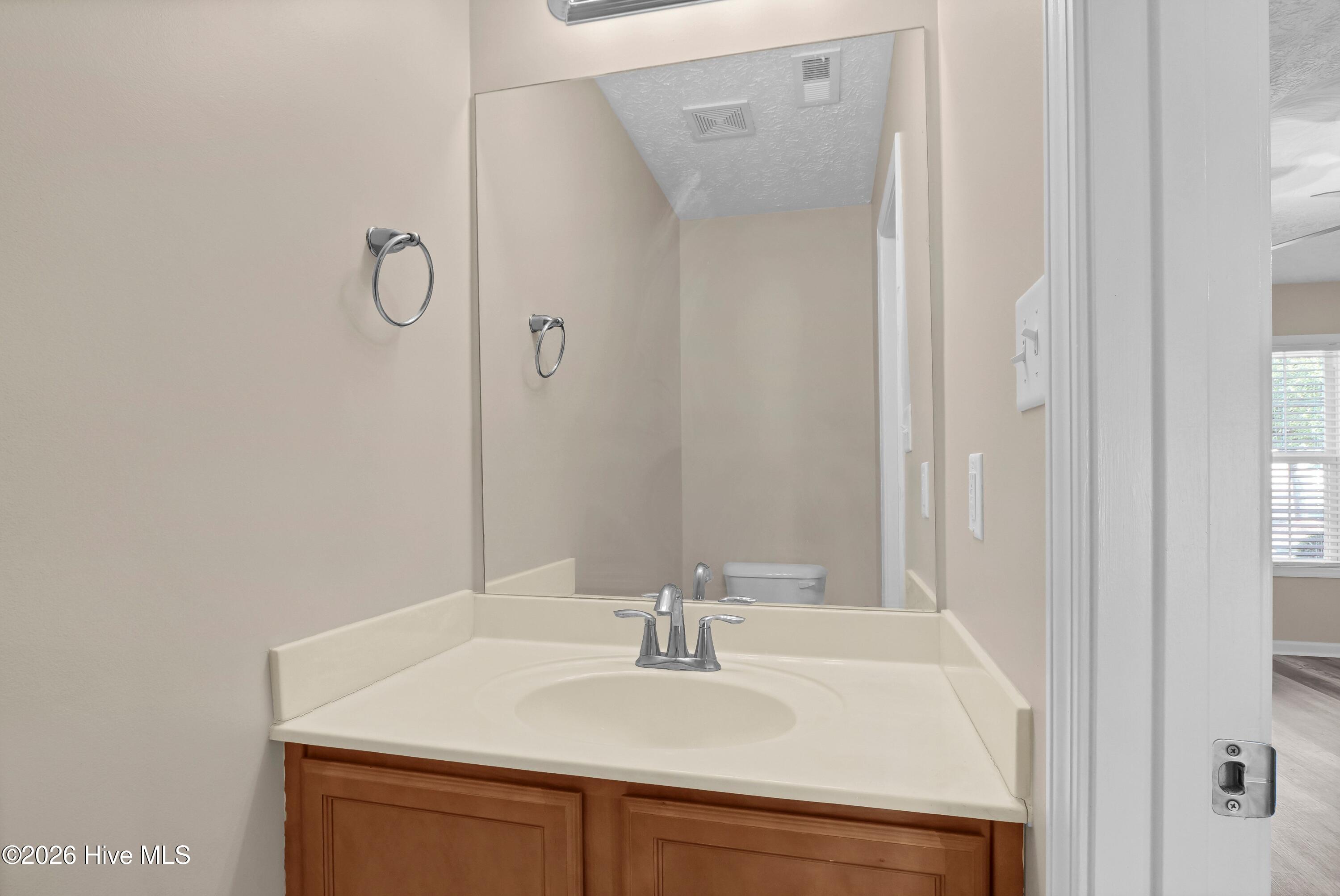 100550927 | Photo 10