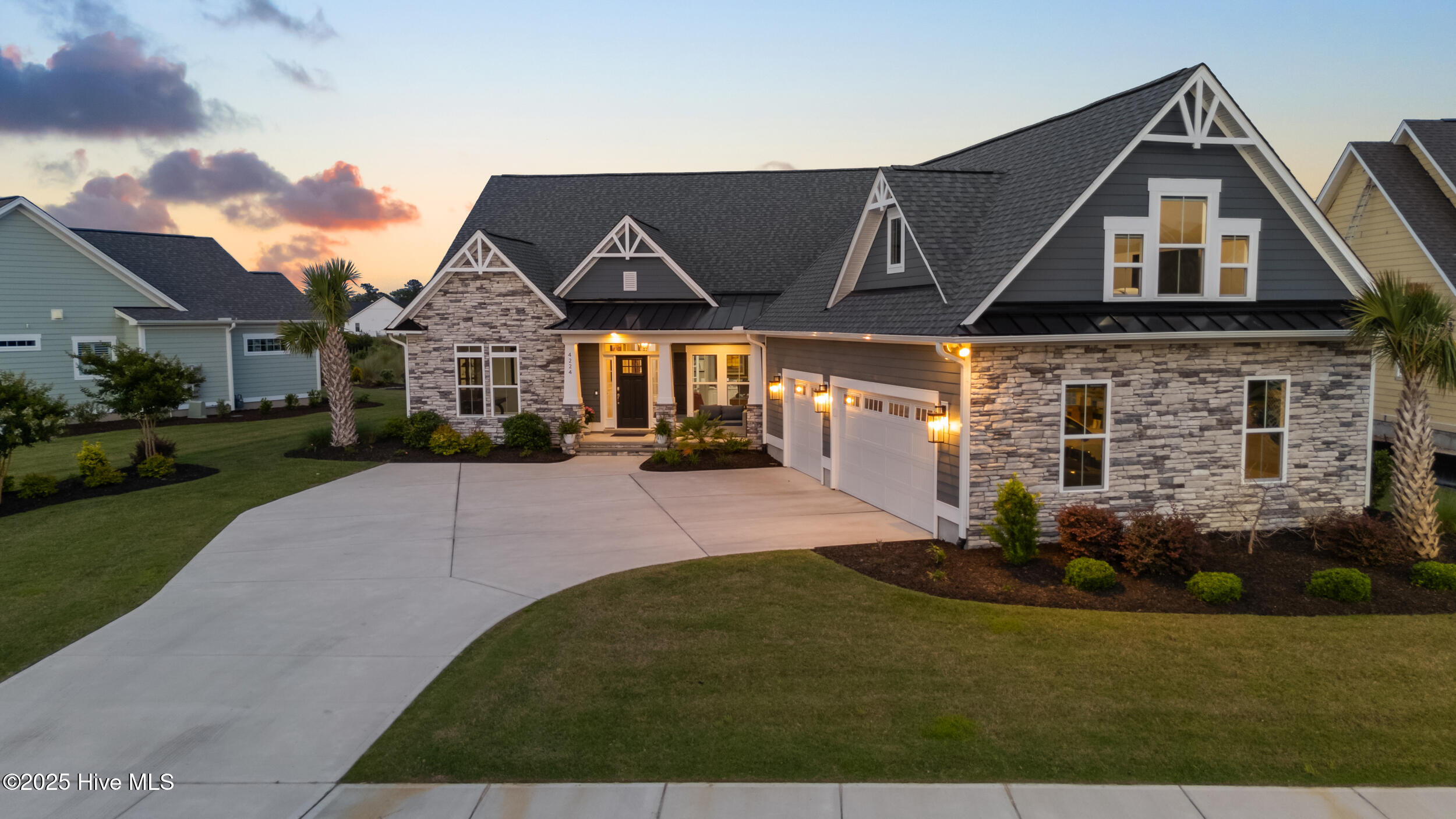 100550581 | Photo 42