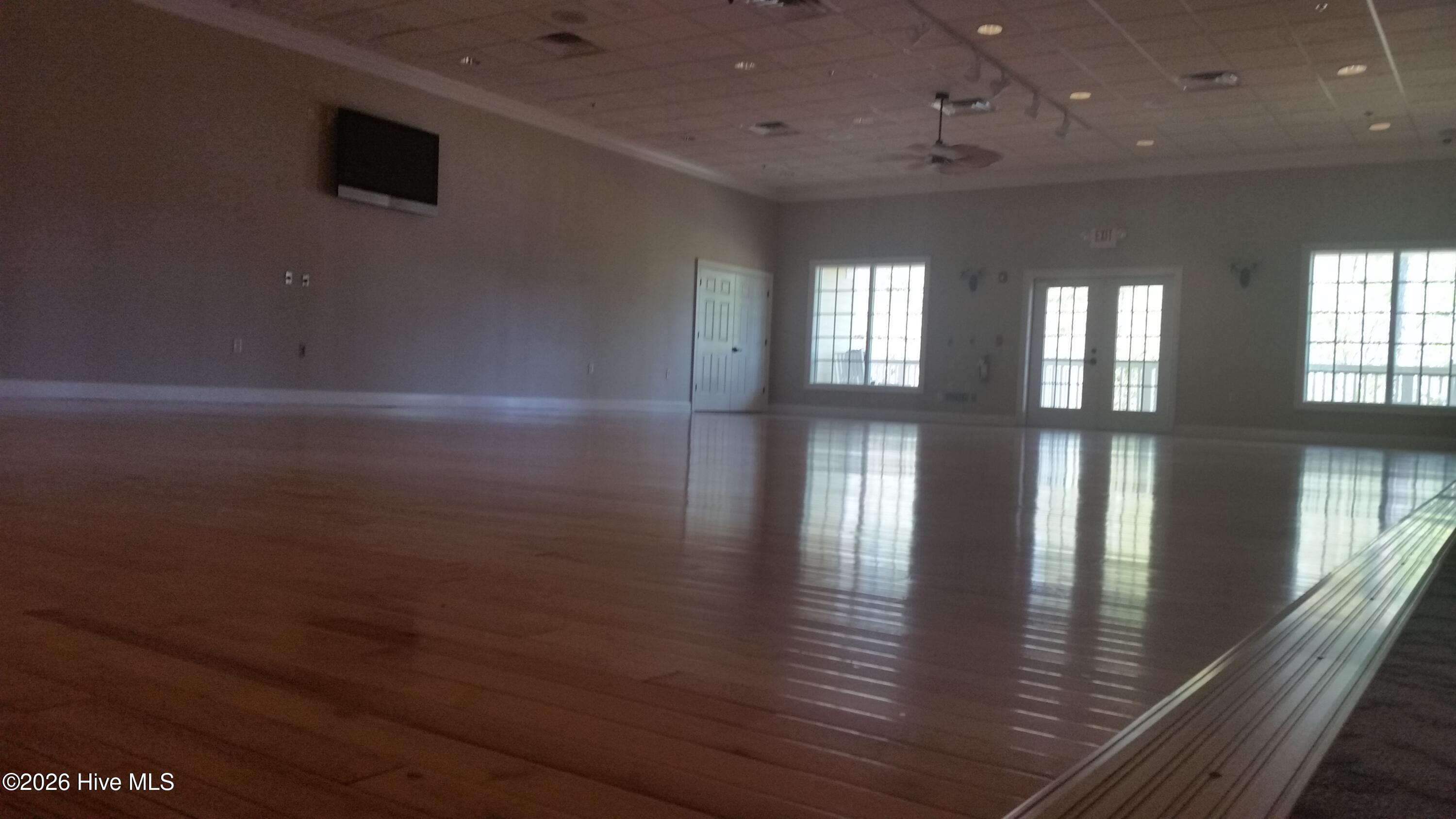 100555834 | Photo 129