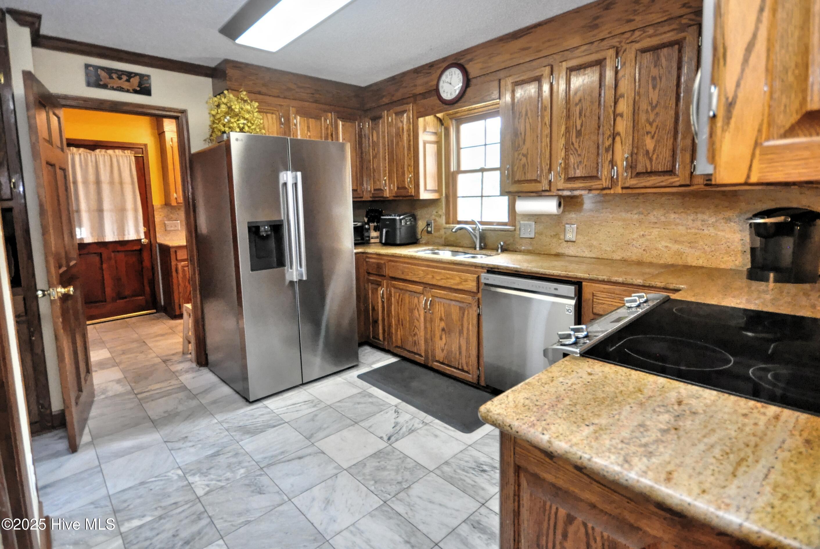 100546216 | Photo 13