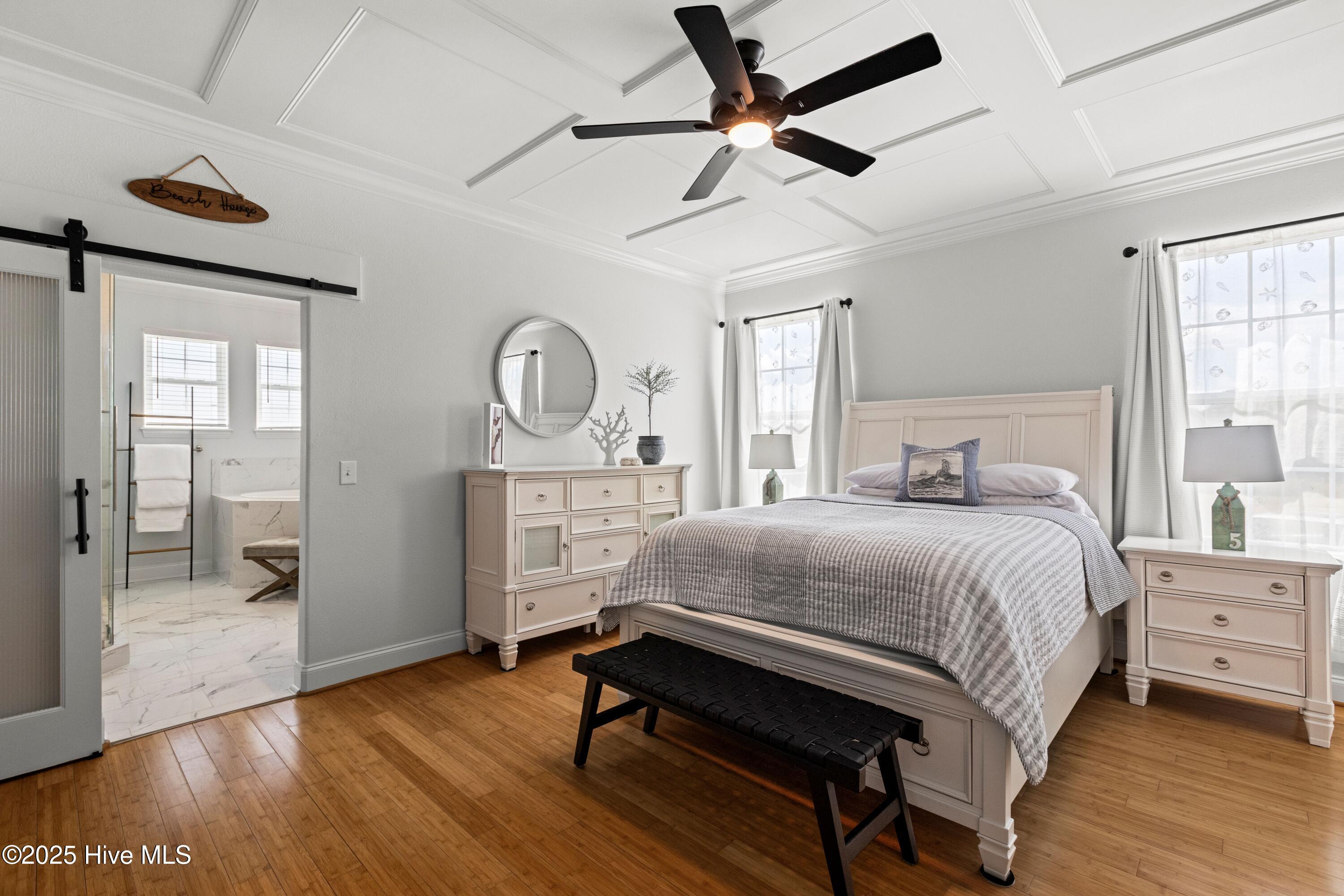 100532894 | Photo 33