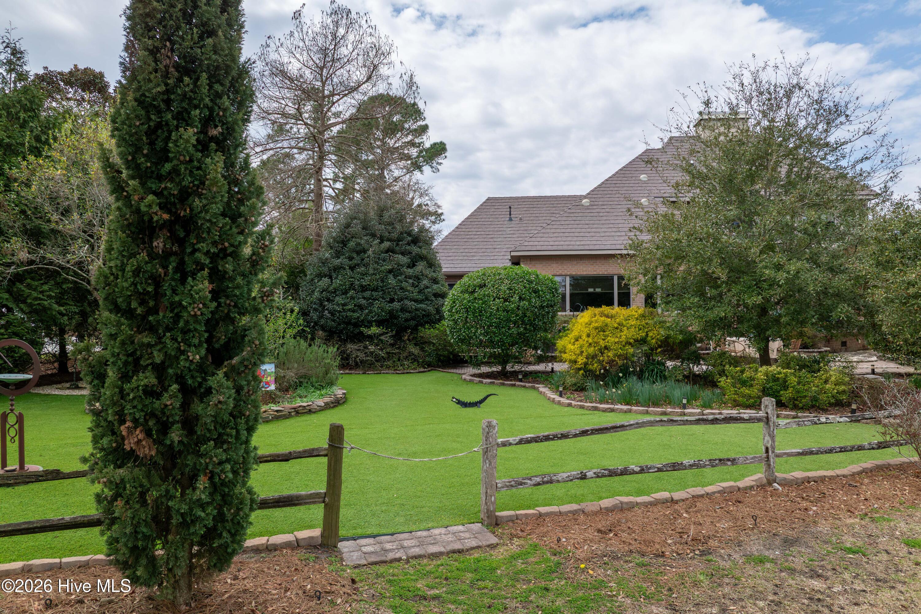 100559840 | Photo 54