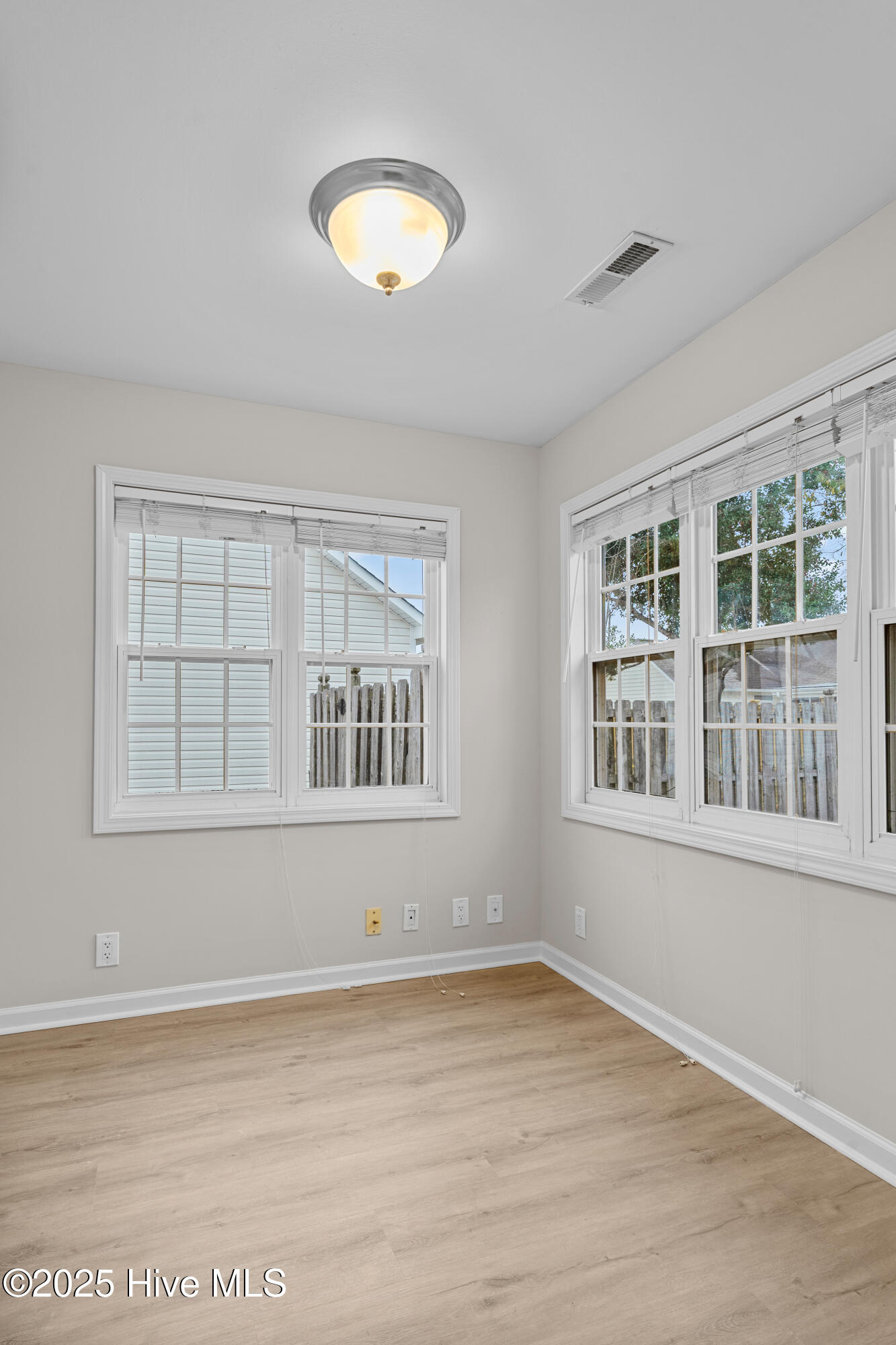 100545454 | Photo 28