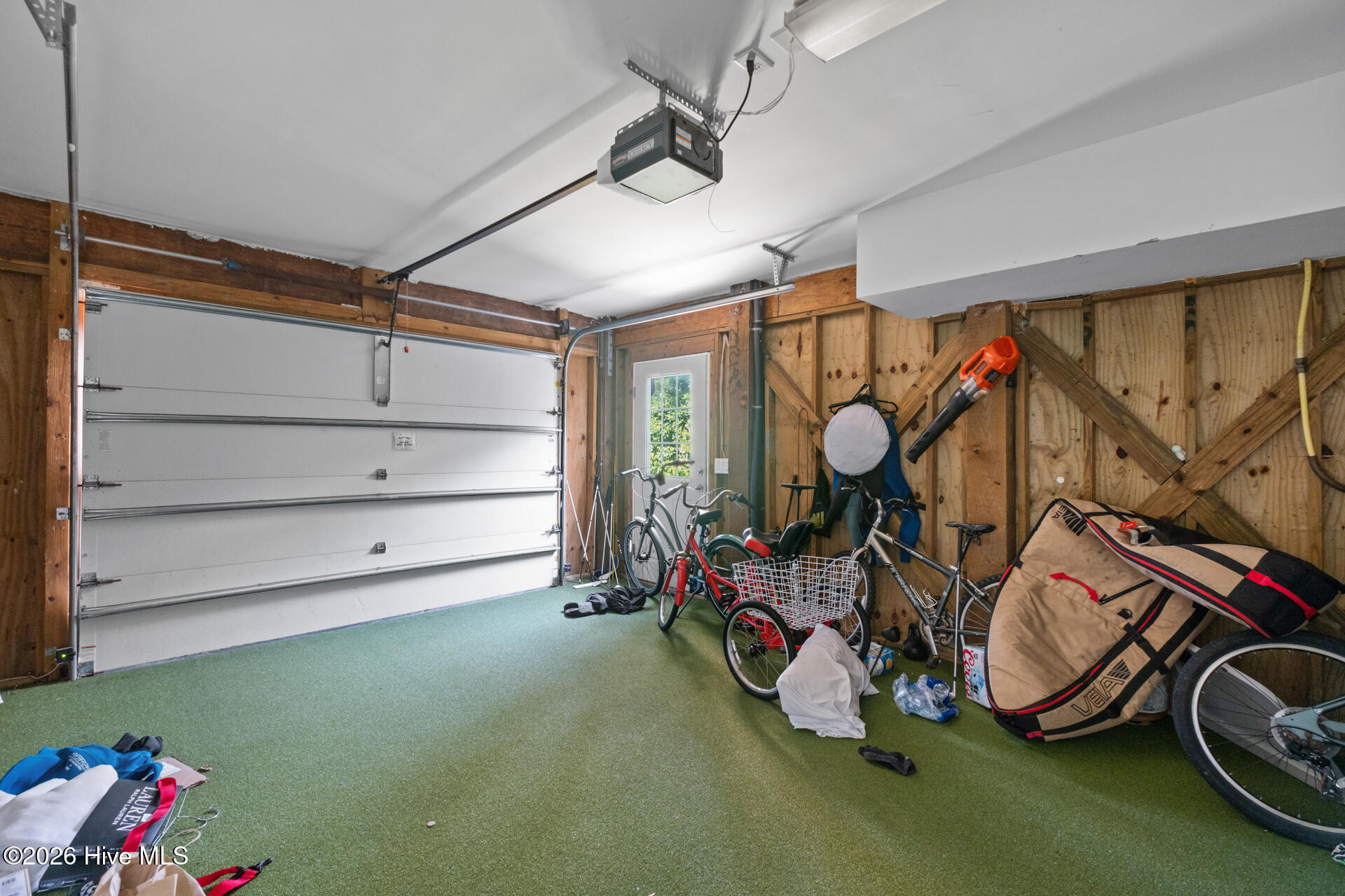 100567565 | Photo 52