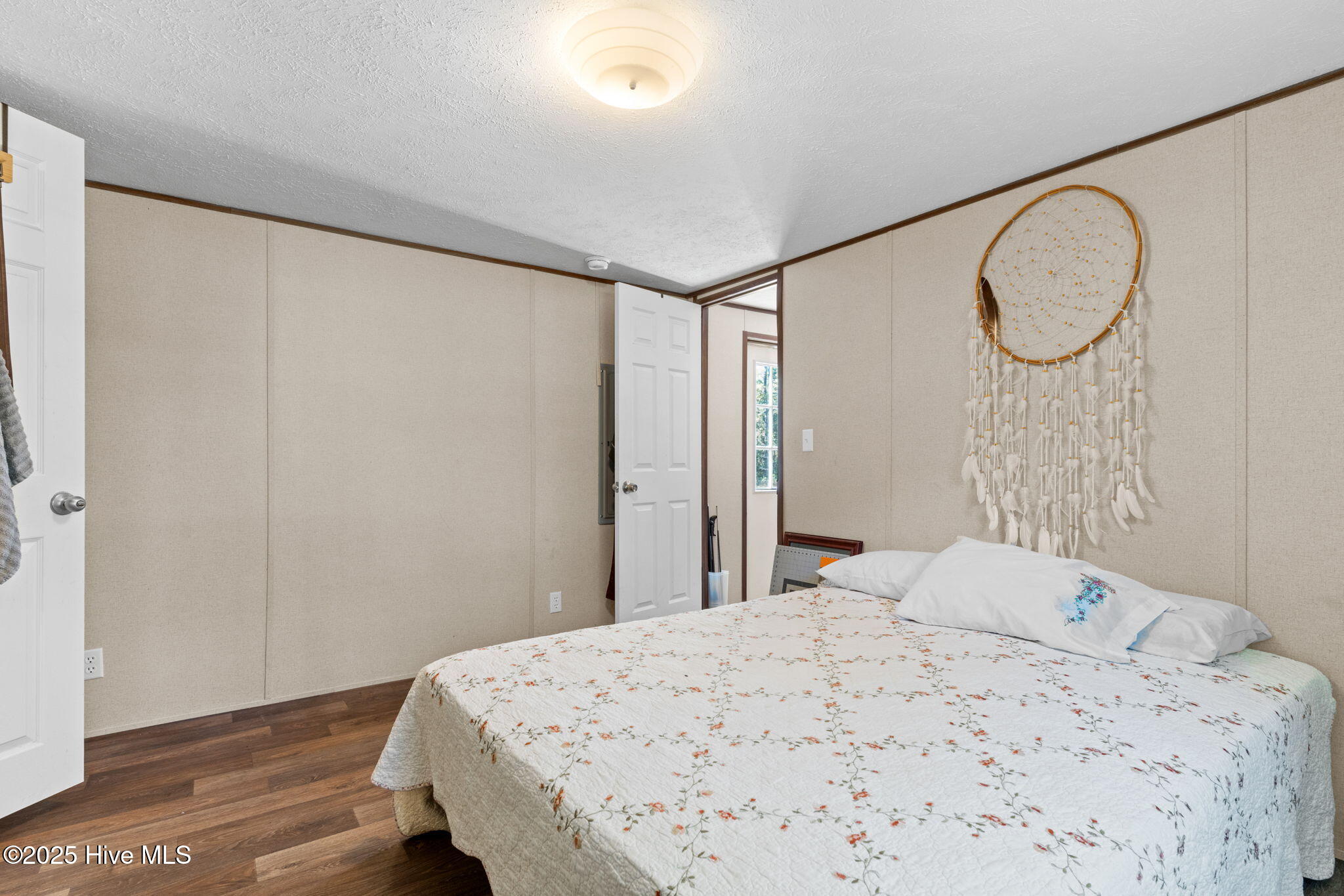 100537809 | Photo 19