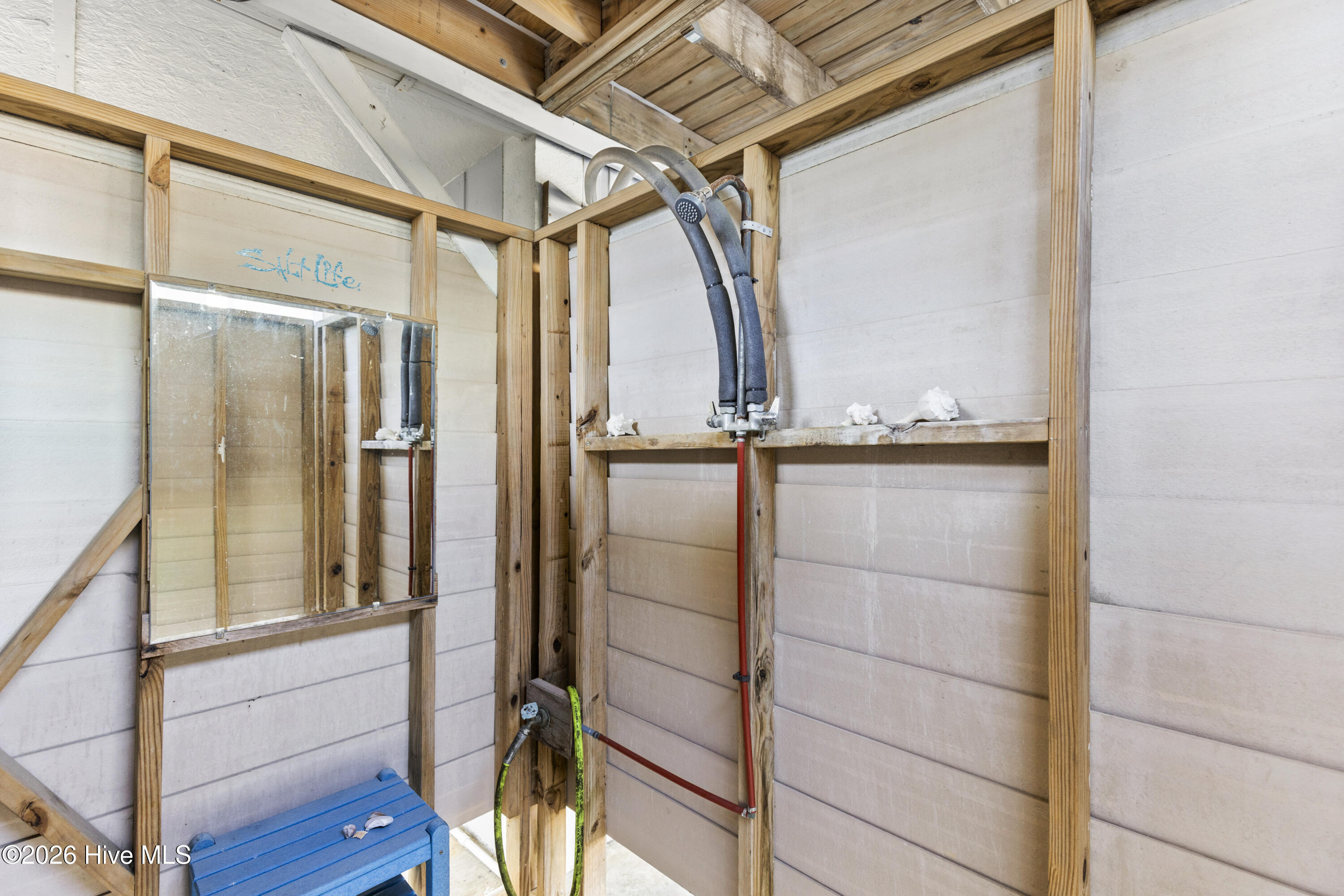 100552709 | Photo 43