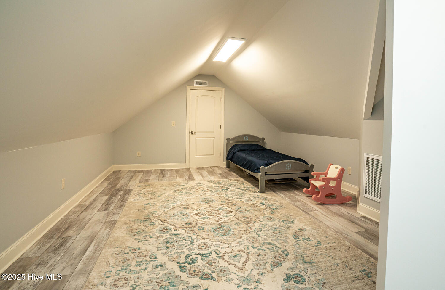 100514685 | Photo 55