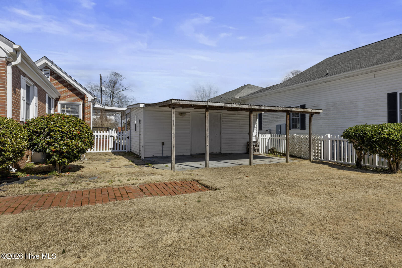 100557416 | Photo 75