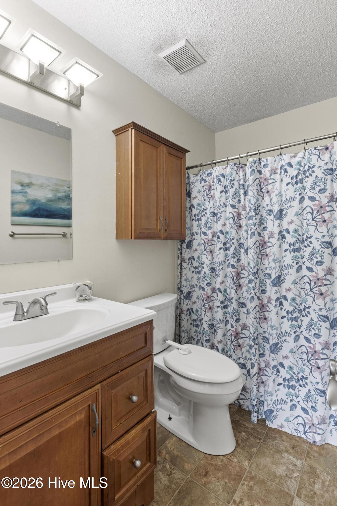 100560413 | Photo 23