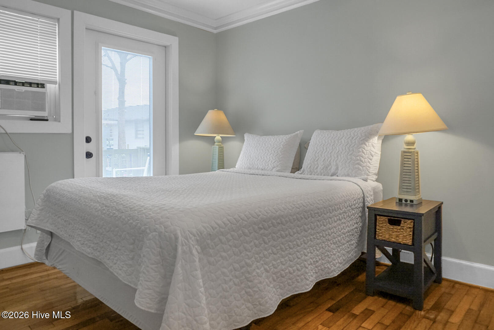 100555839 | Photo 25