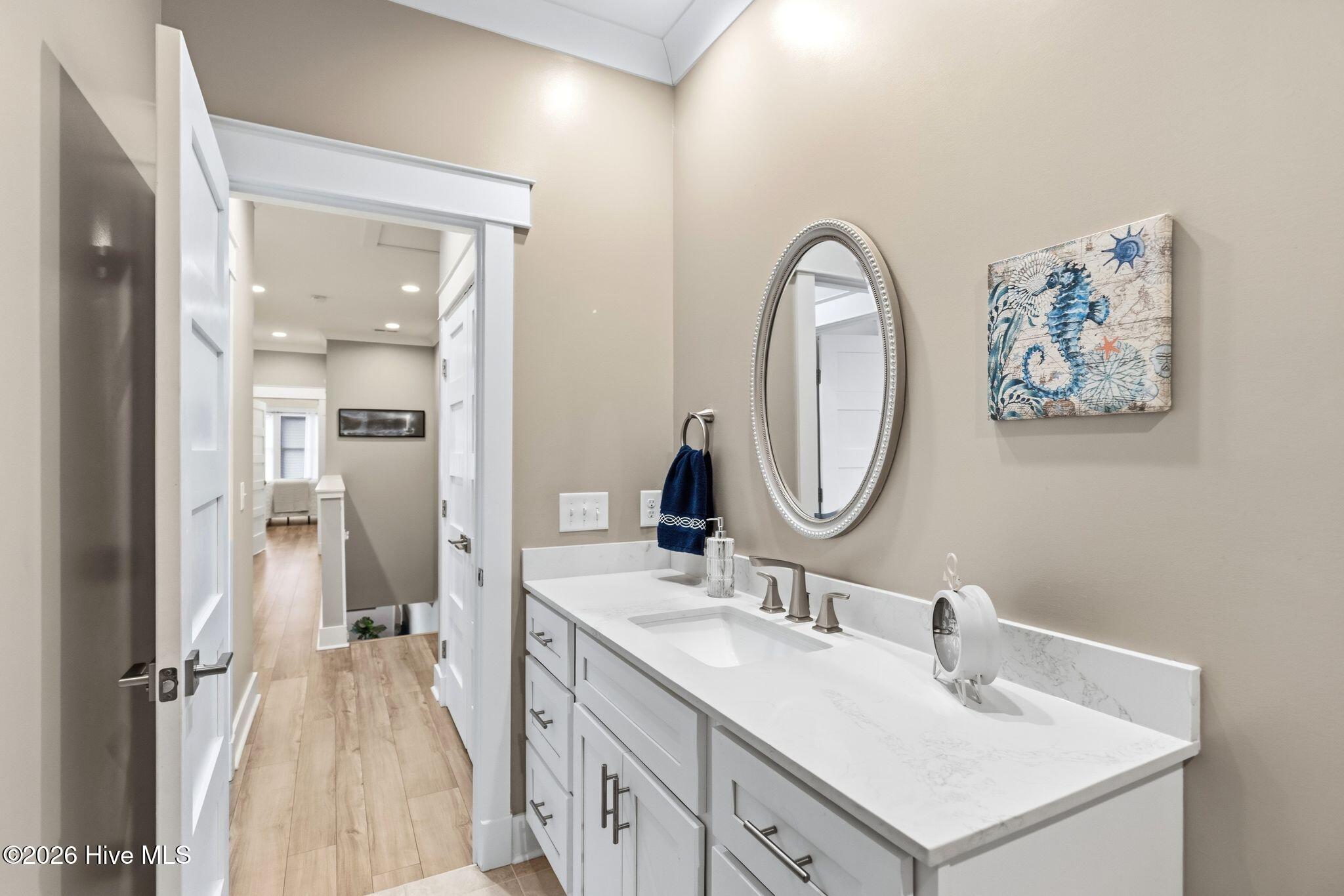 100556954 | Photo 34