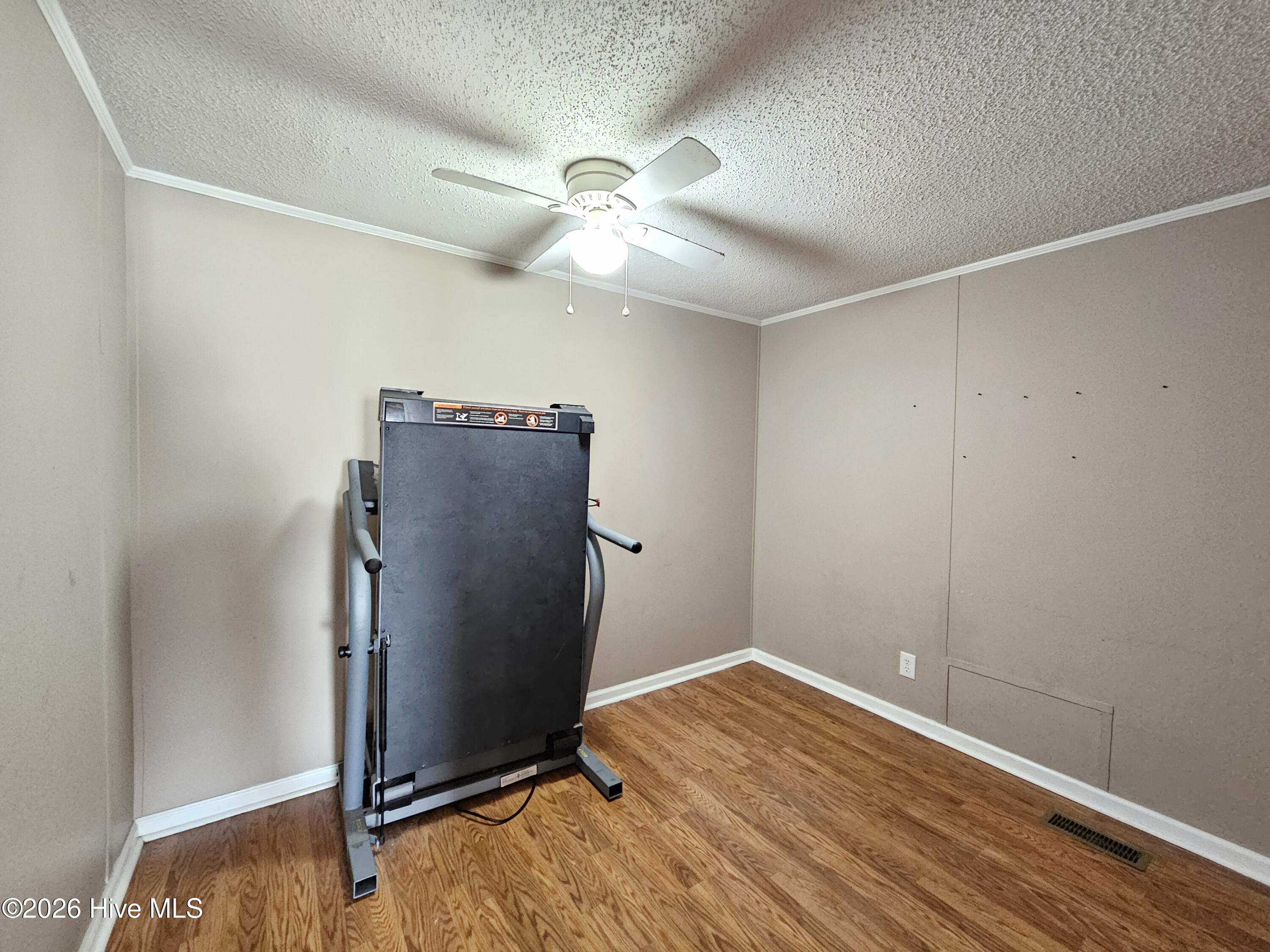 100561319 | Photo 33