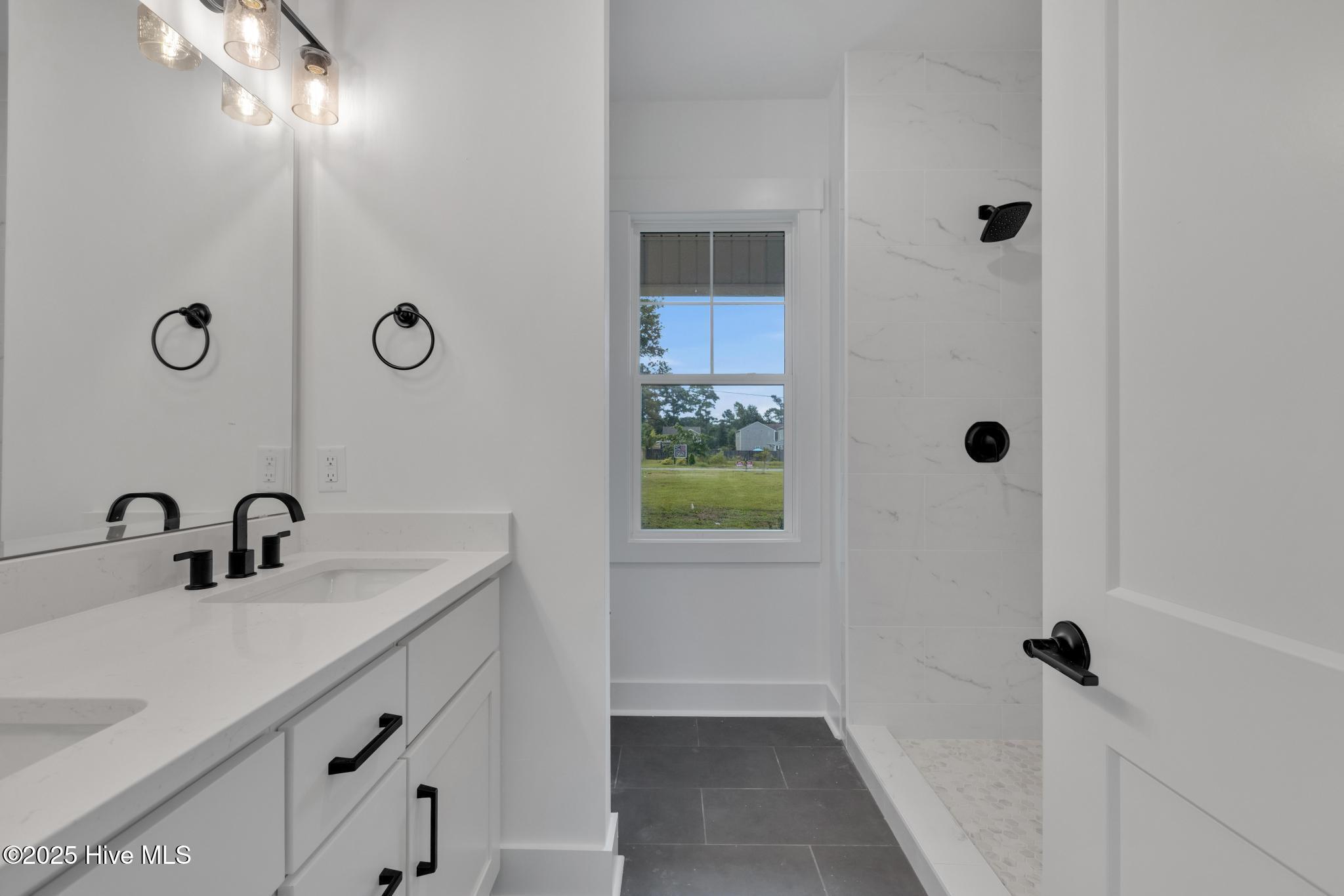 100537116 | Photo 20