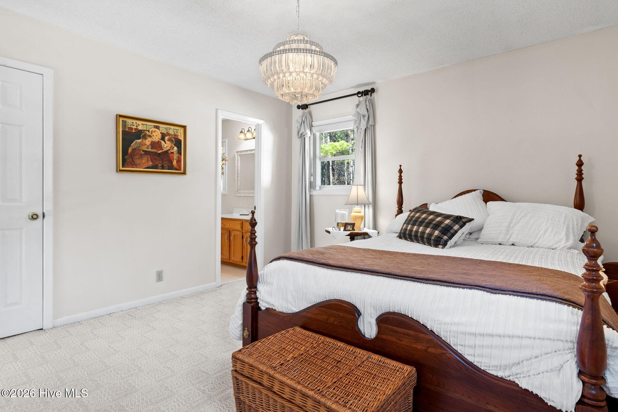 100549779 | Photo 23