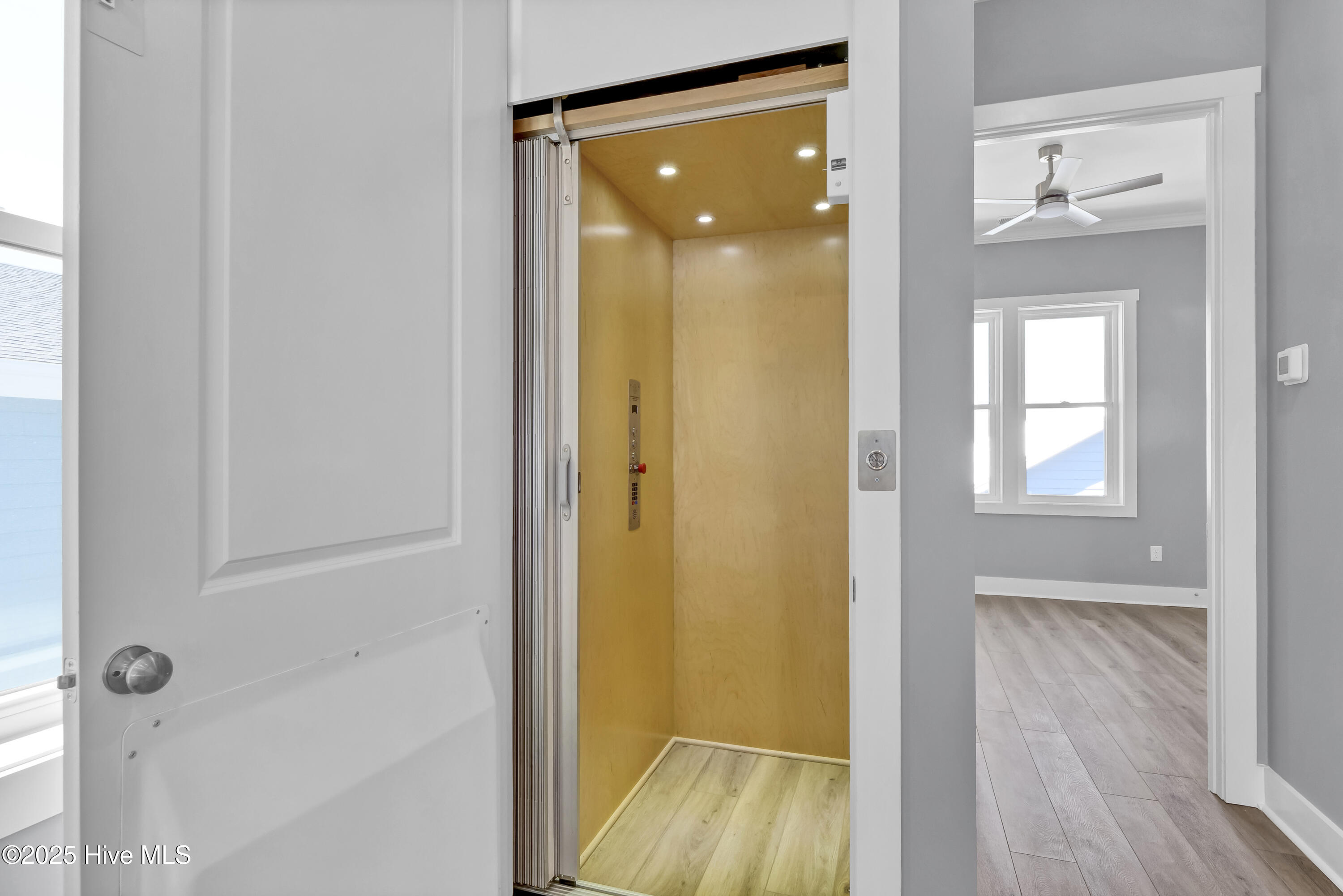 100479078 | Photo 10