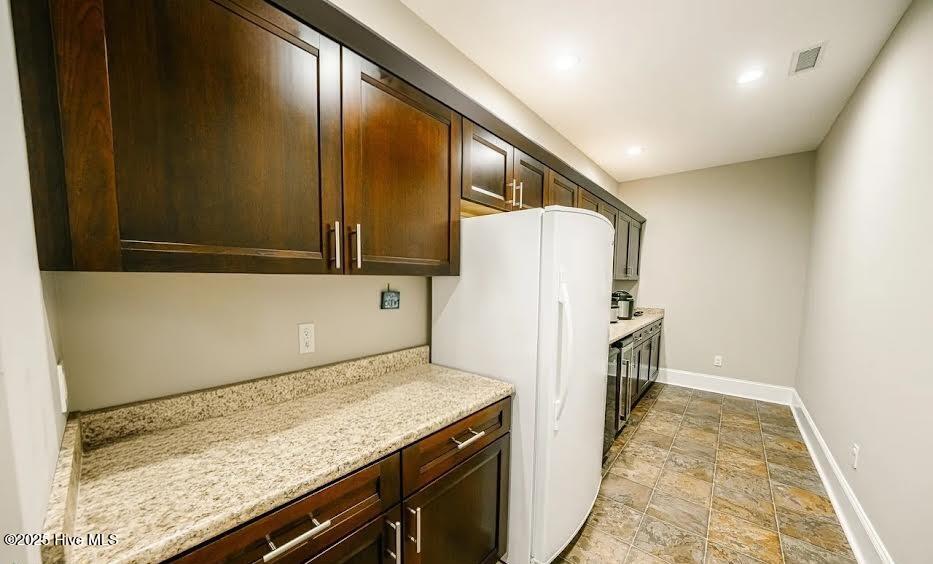 100547219 | Photo 24