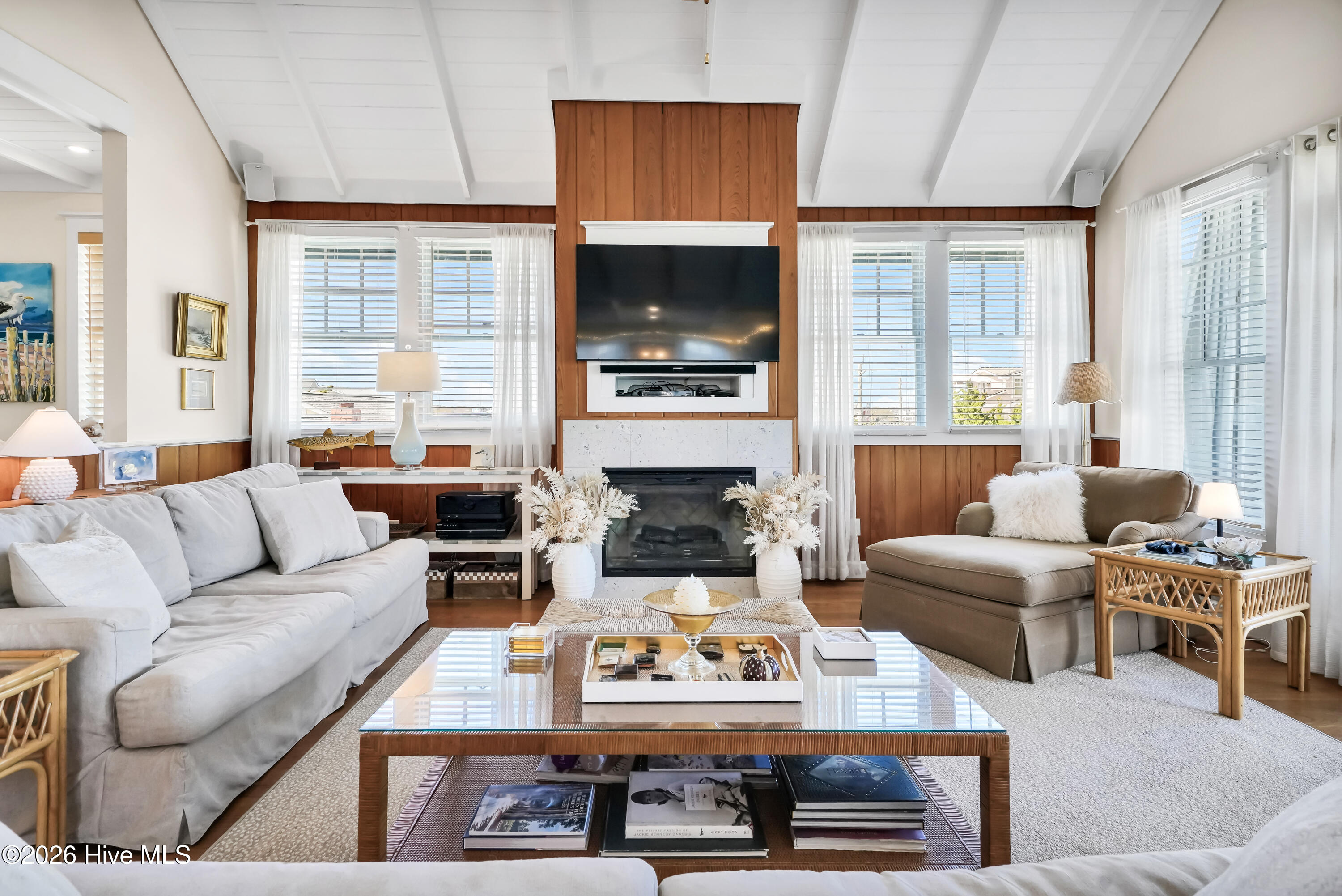 100562457 | Photo 42