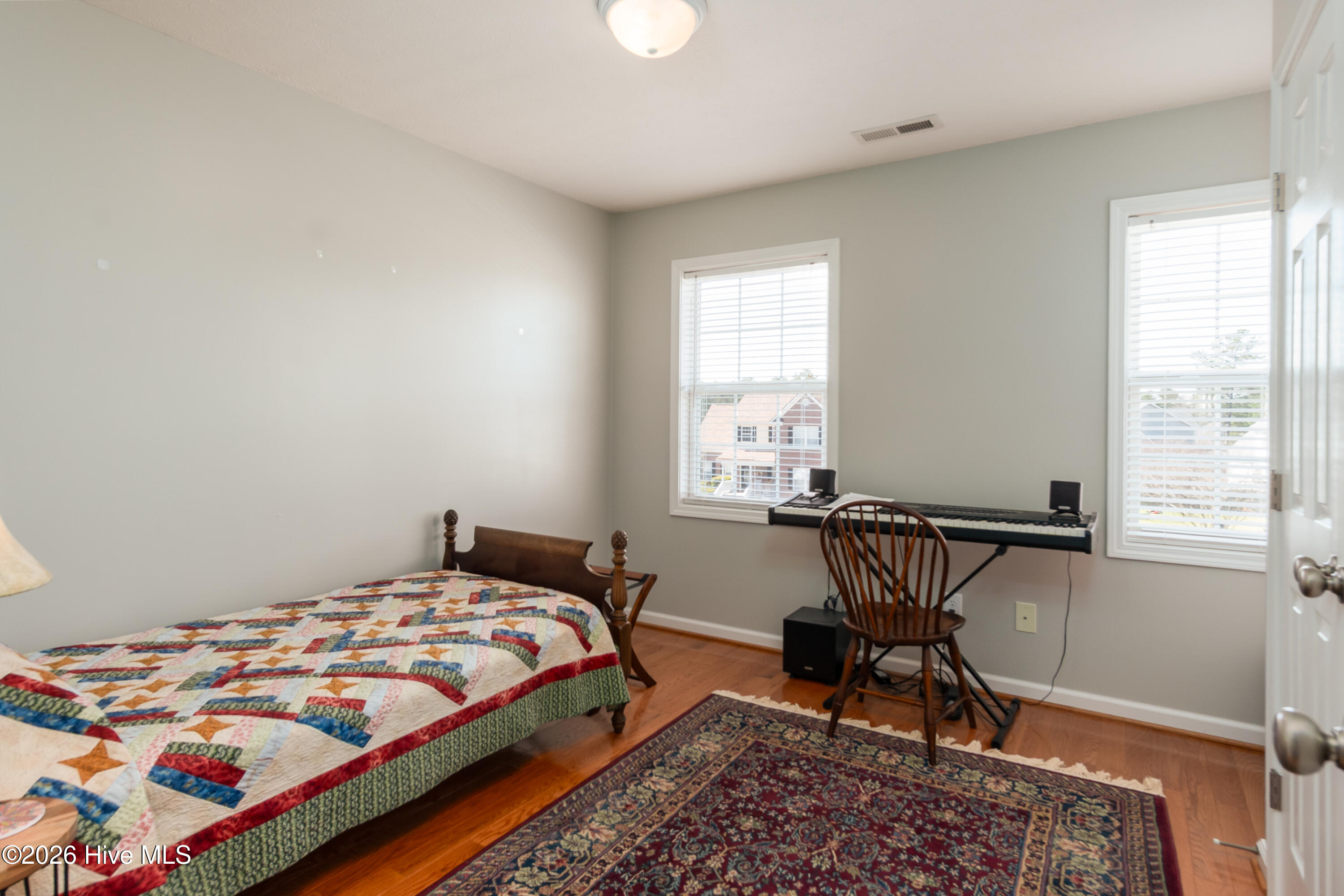 100569797 | Photo 40