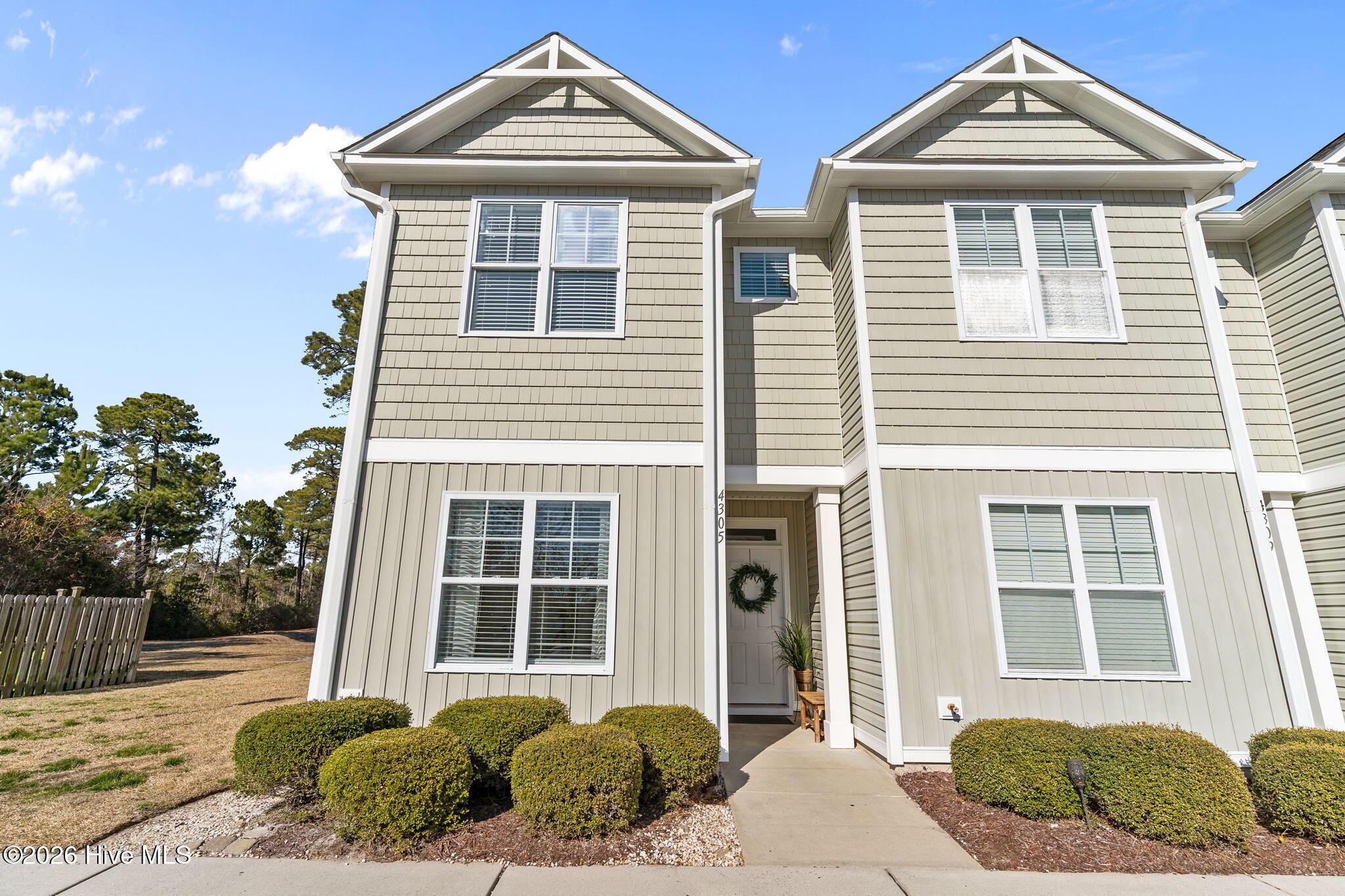 100555815 | Photo 54