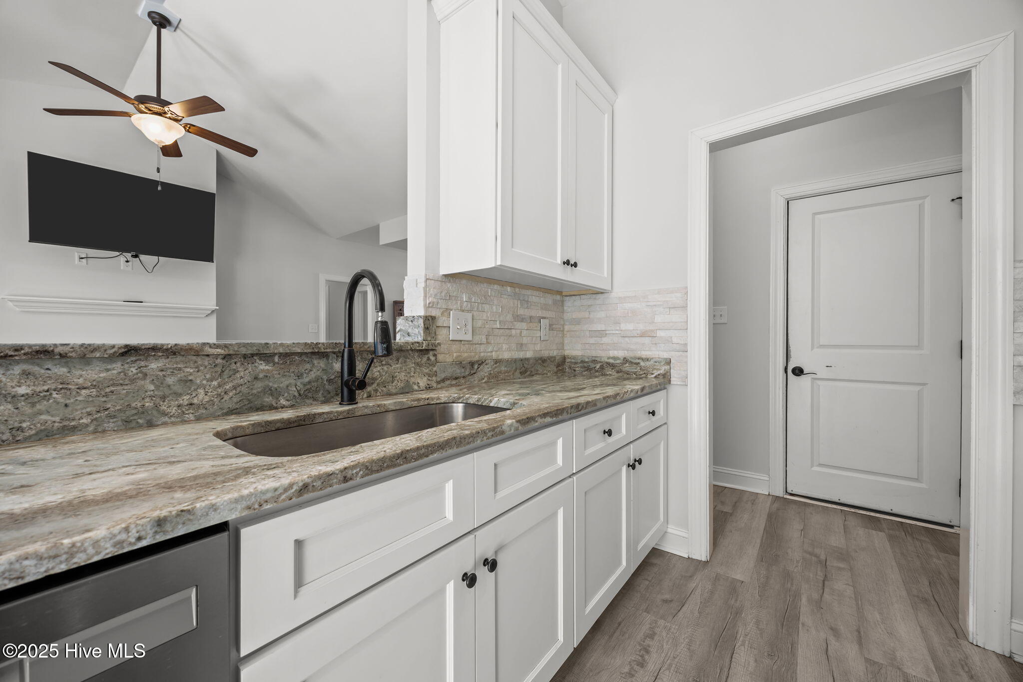 100541215 | Photo 10