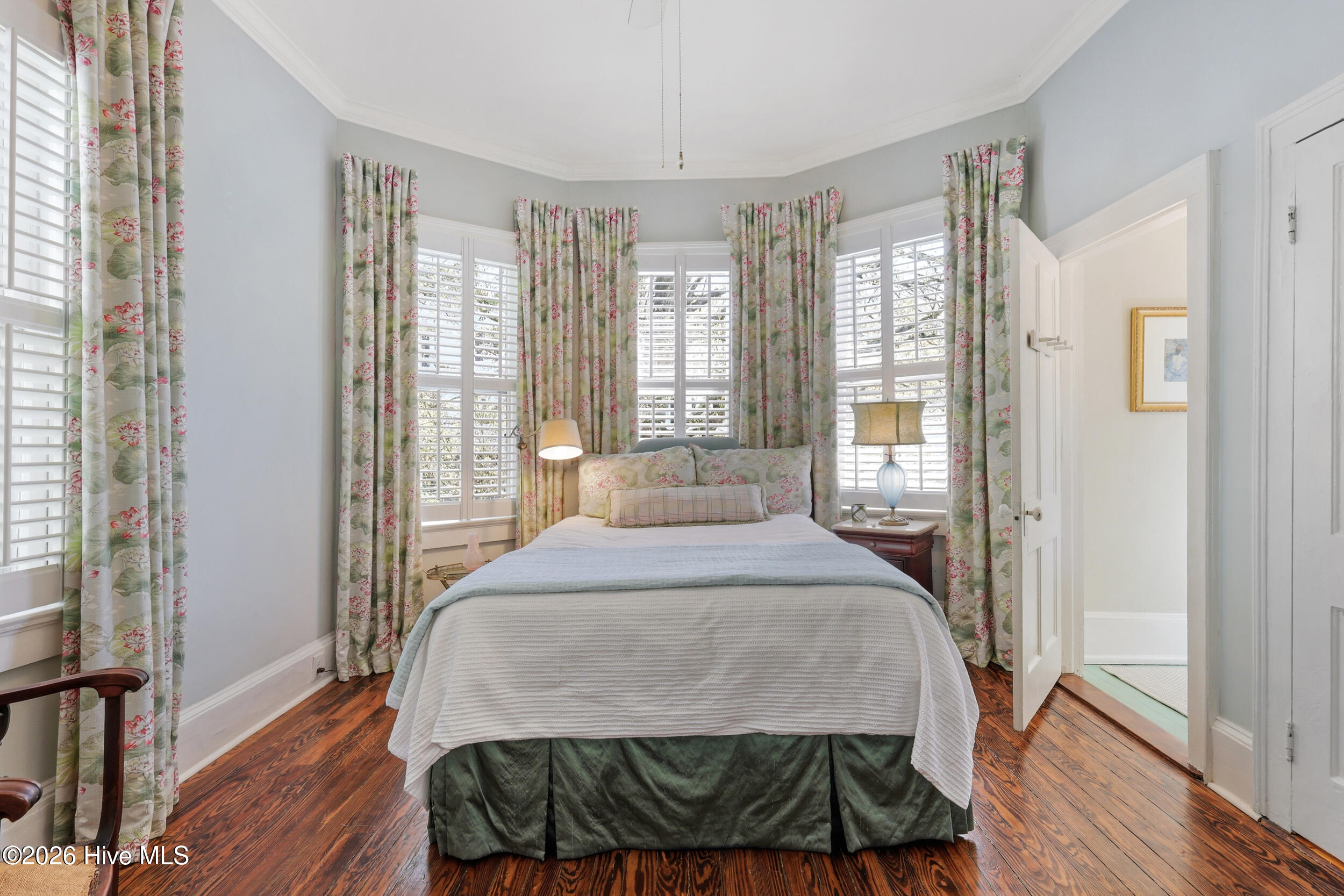 100561300 | Photo 41