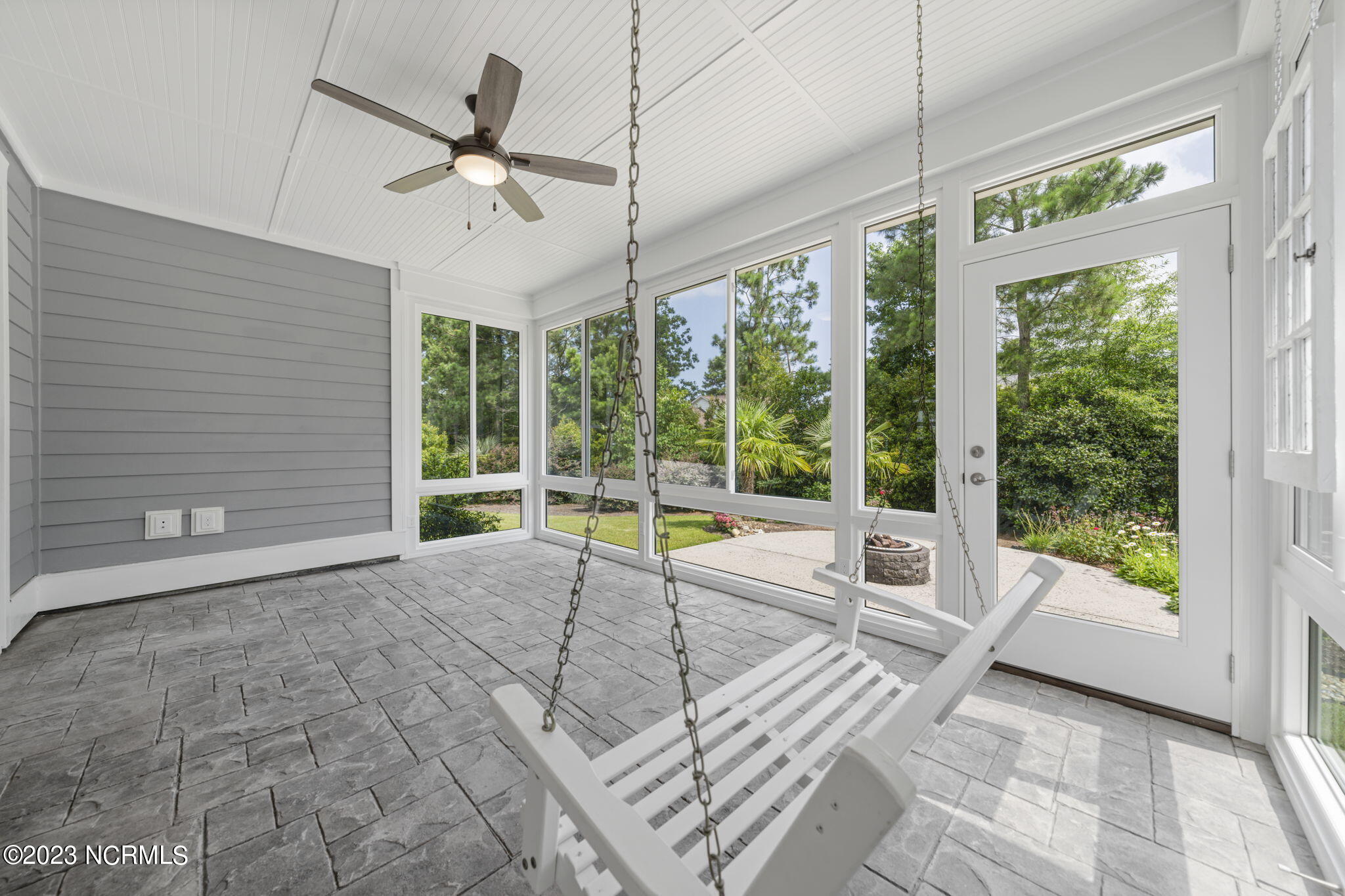 100553667 | Photo 28