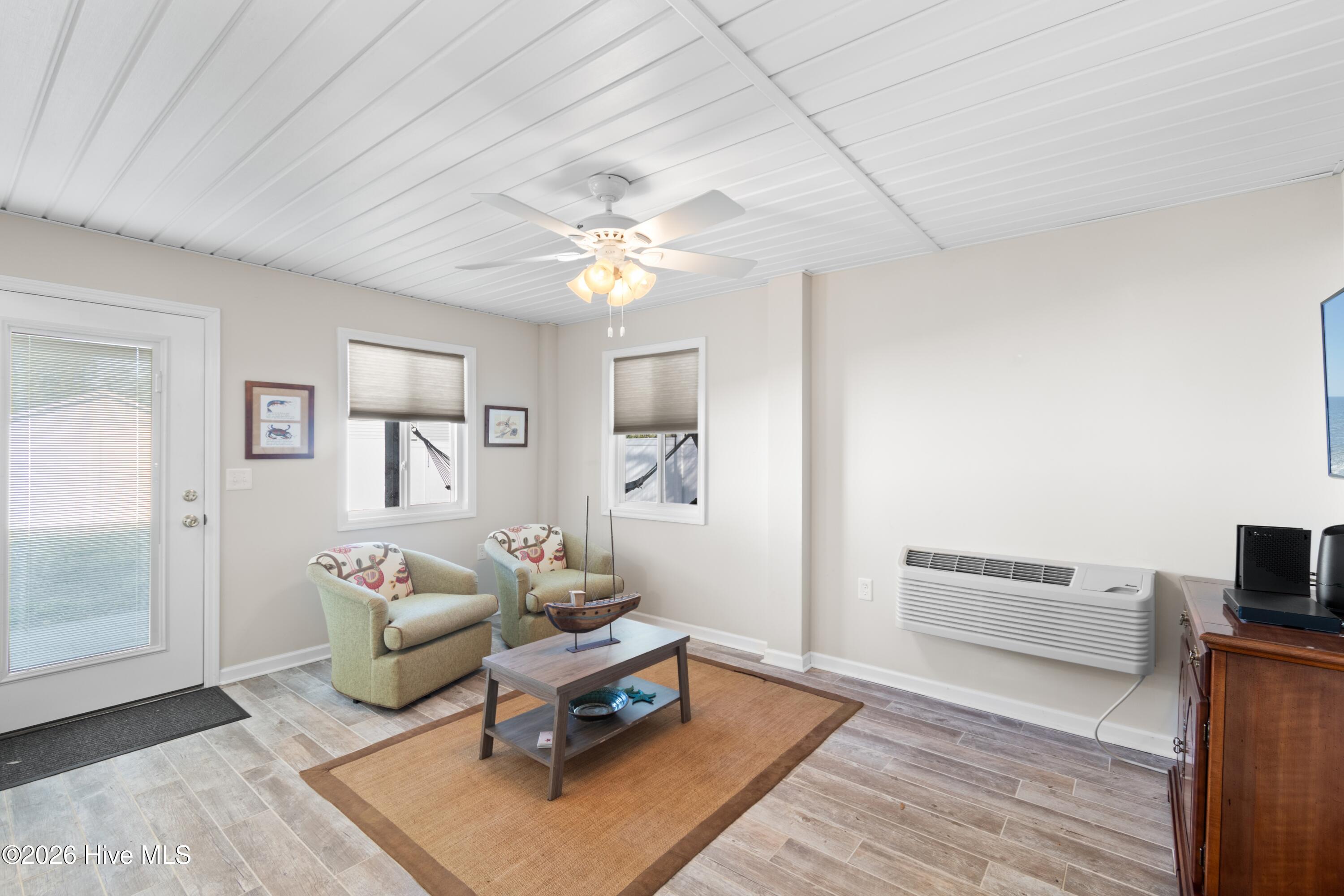 100561293 | Photo 34