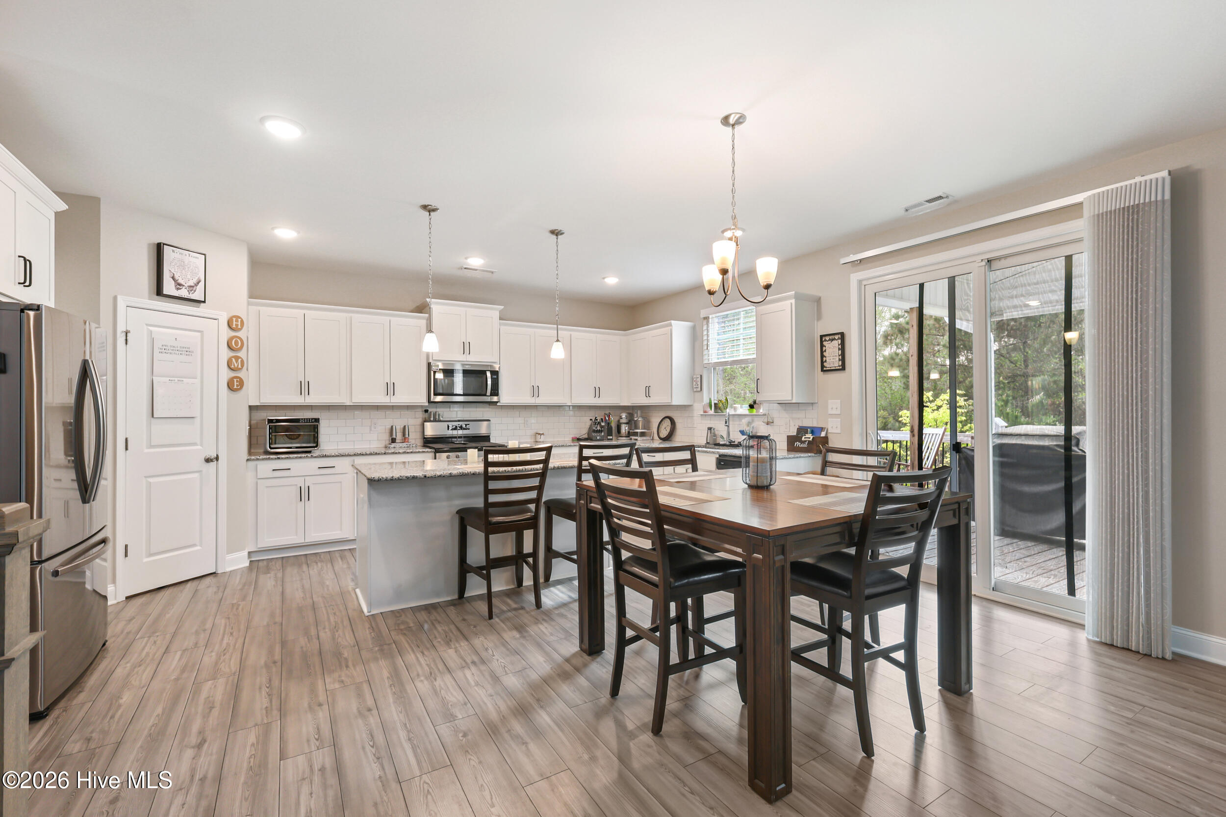 100565604 | Photo 10