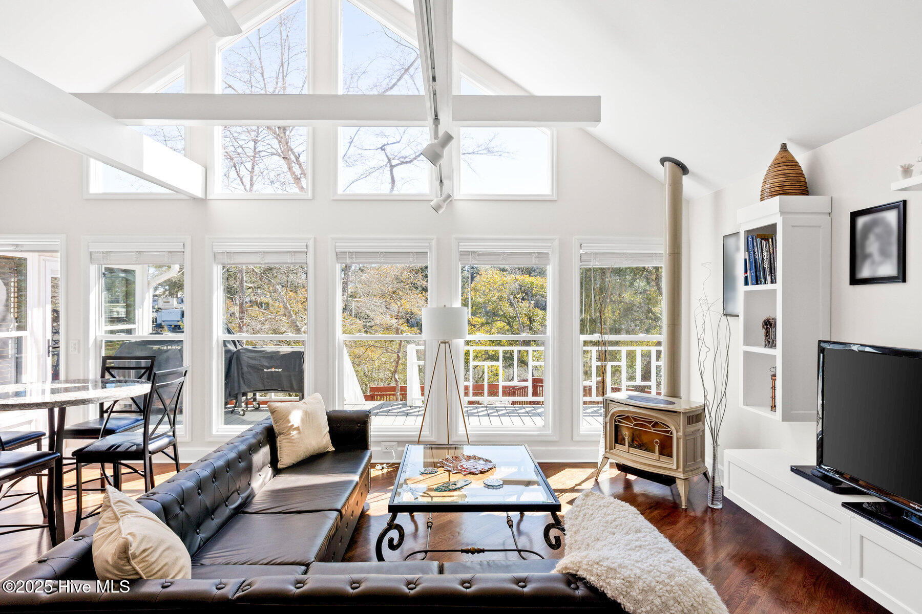 100497400 | Photo 13