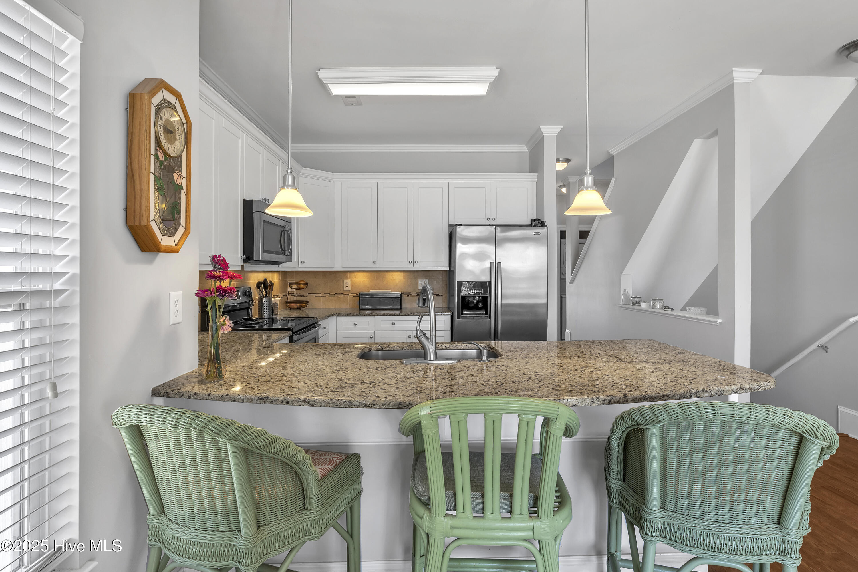 100529504 | Photo 11